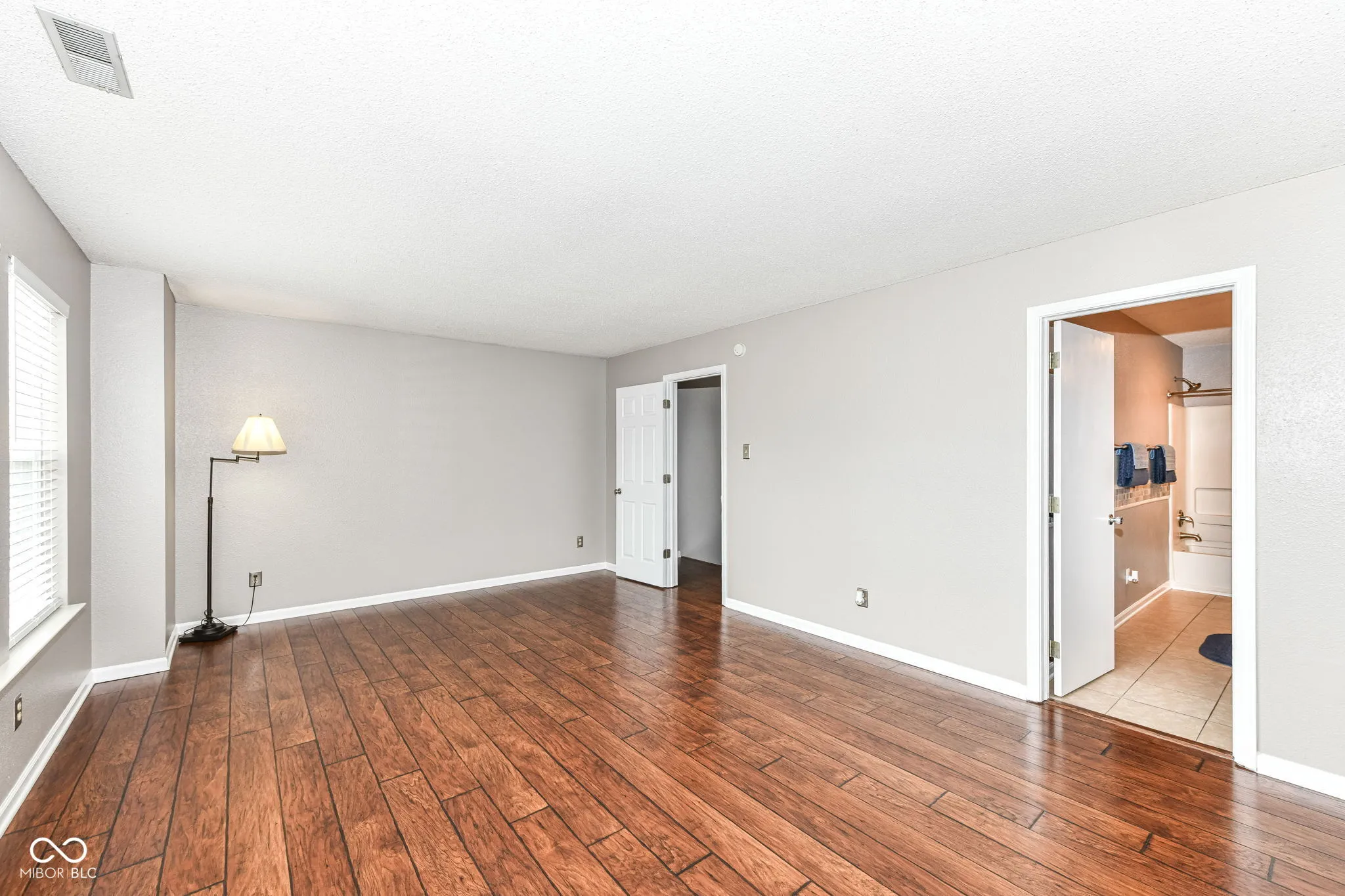 Noblesville, Indiana 46060, United States, 3 Bedrooms Bedrooms, ,3 BathroomsBathrooms,Residential,Pending,200589