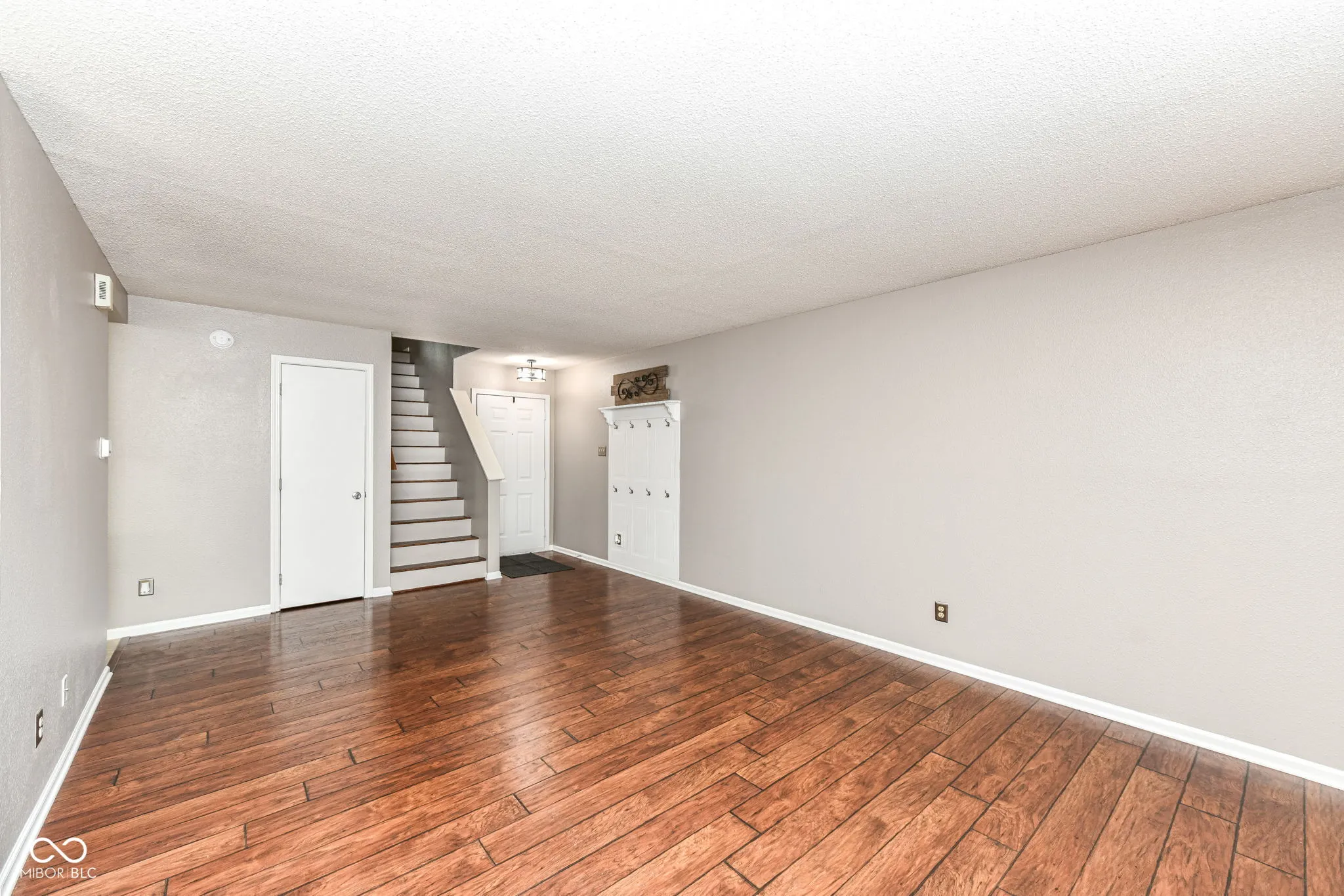 Noblesville, Indiana 46060, United States, 3 Bedrooms Bedrooms, ,3 BathroomsBathrooms,Residential,Pending,200589