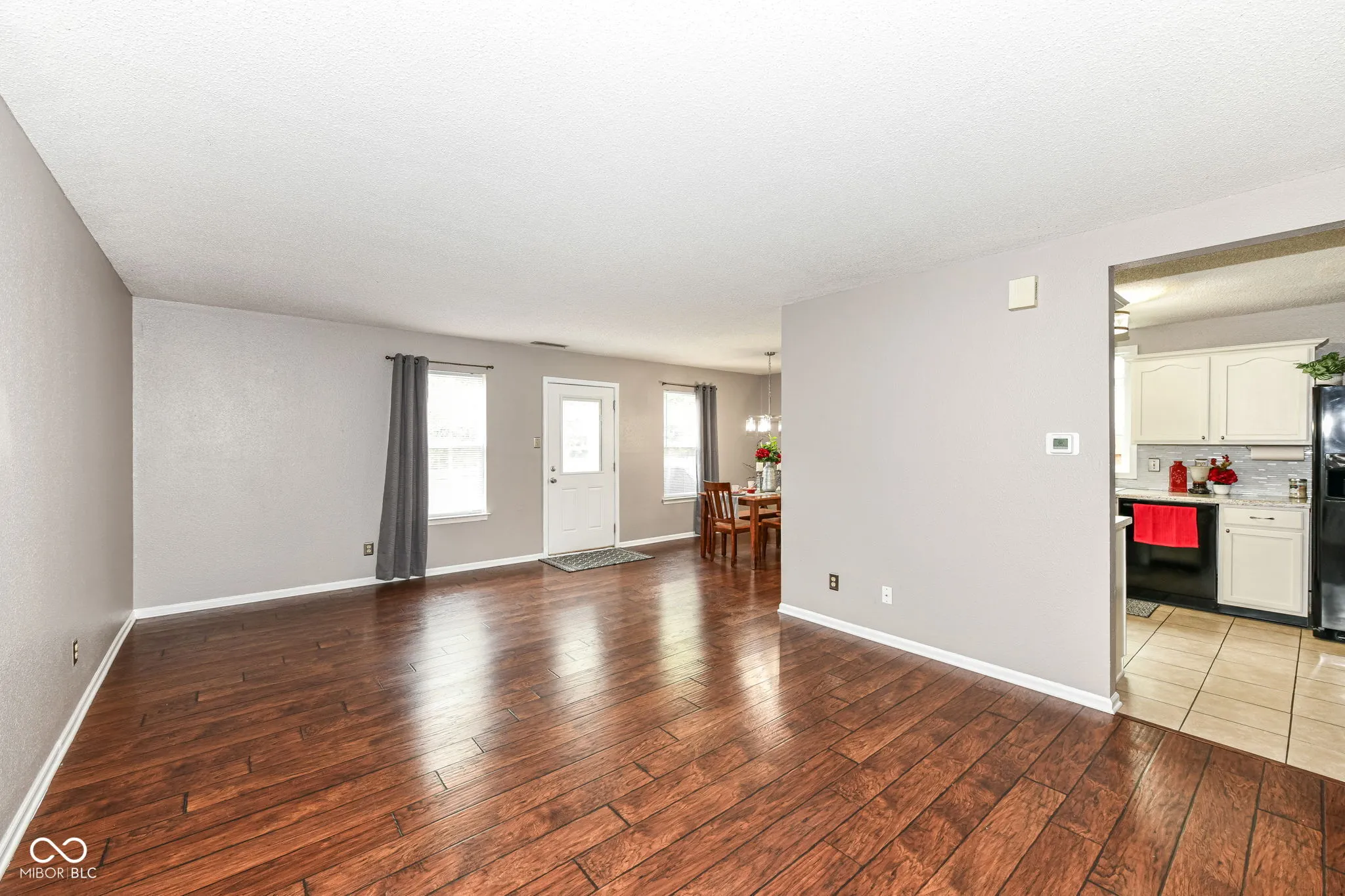 Noblesville, Indiana 46060, United States, 3 Bedrooms Bedrooms, ,3 BathroomsBathrooms,Residential,Pending,200589