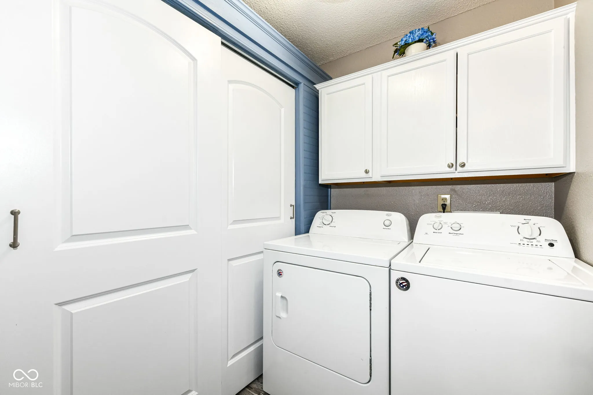 Noblesville, Indiana 46060, United States, 3 Bedrooms Bedrooms, ,3 BathroomsBathrooms,Residential,Pending,200589