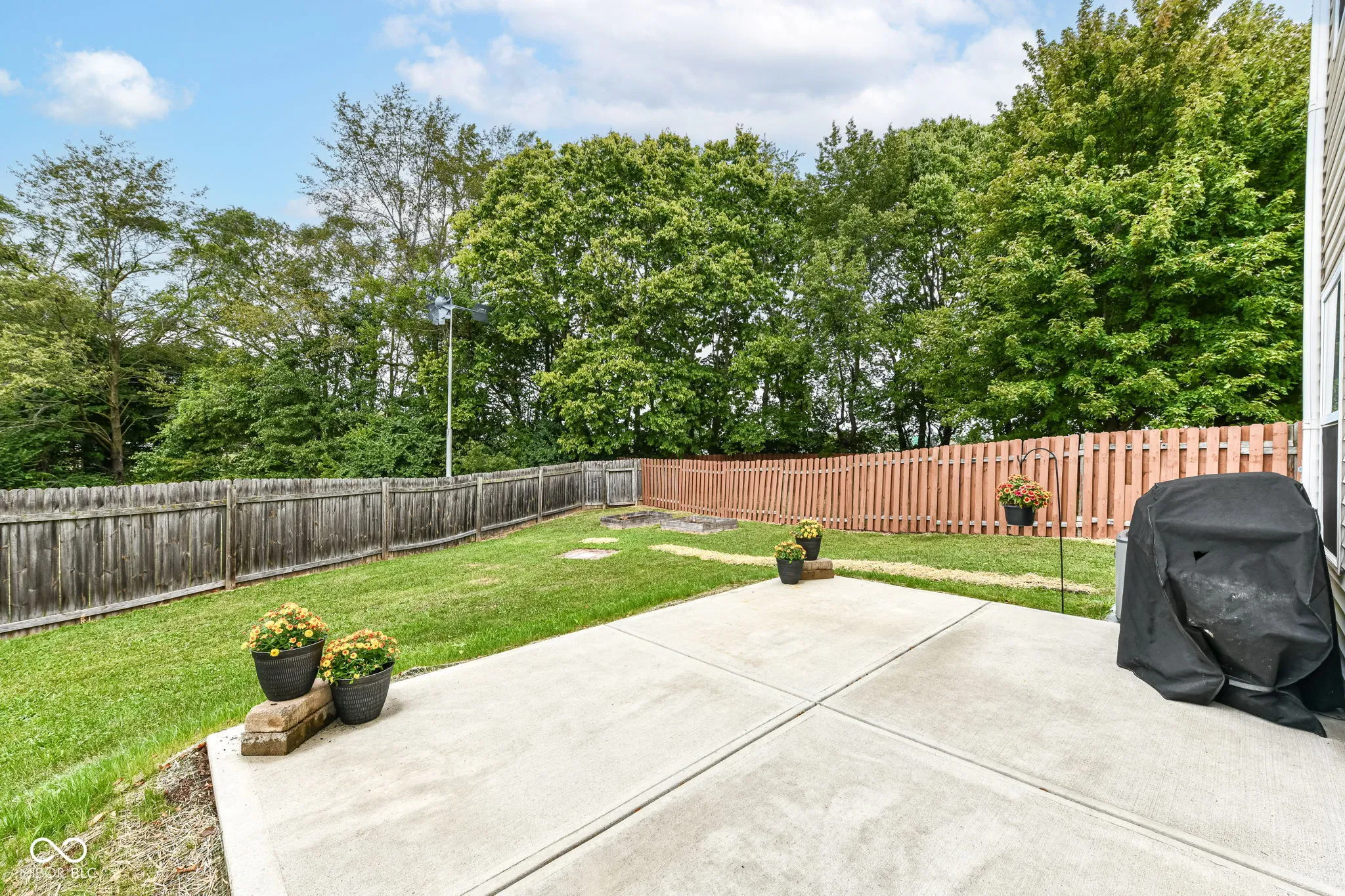 Noblesville, Indiana 46060, United States, 3 Bedrooms Bedrooms, ,3 BathroomsBathrooms,Residential,Pending,200589