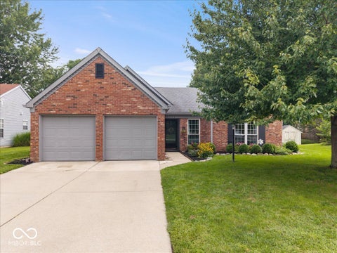Photo of 11546 Jamestown Drive W, Fishers, IN 46038 (MLS # 22119416)