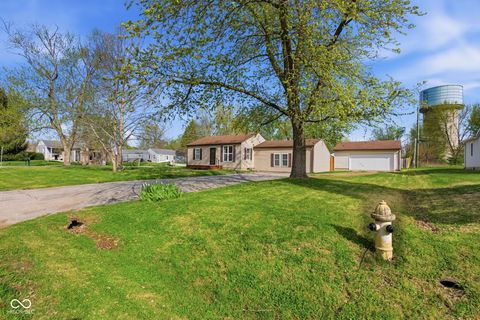 Photo of 3340 Grace Street, Greenwood, IN 46143 (MLS # 22094355)
