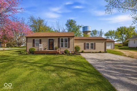 Photo of 3340 Grace Street, Greenwood, IN 46143 (MLS # 22094355)