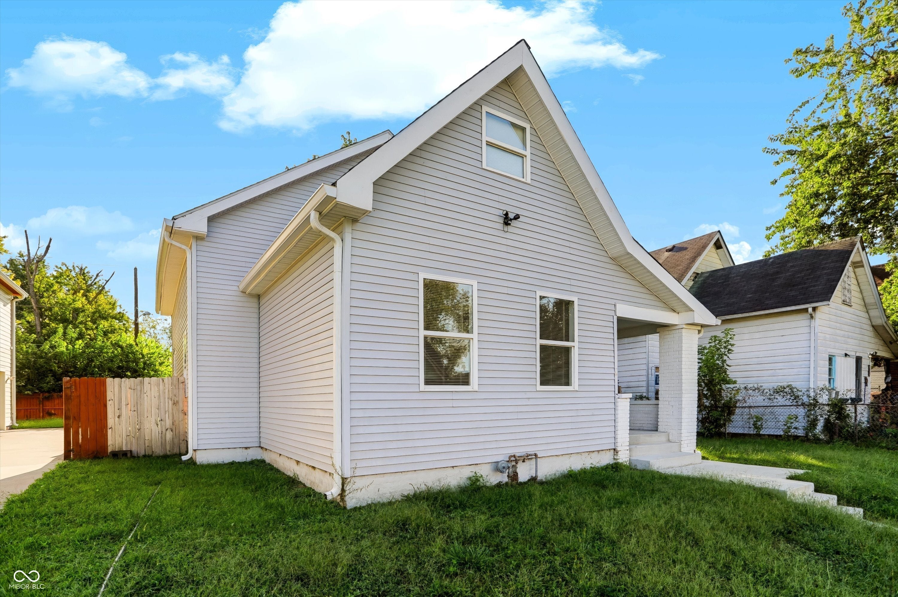 553 N Tacoma Avenue