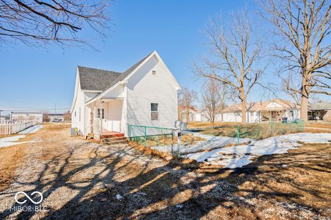 Photo of 512 N 13th Street, Elwood, IN 46036 (MLS # 22084007)