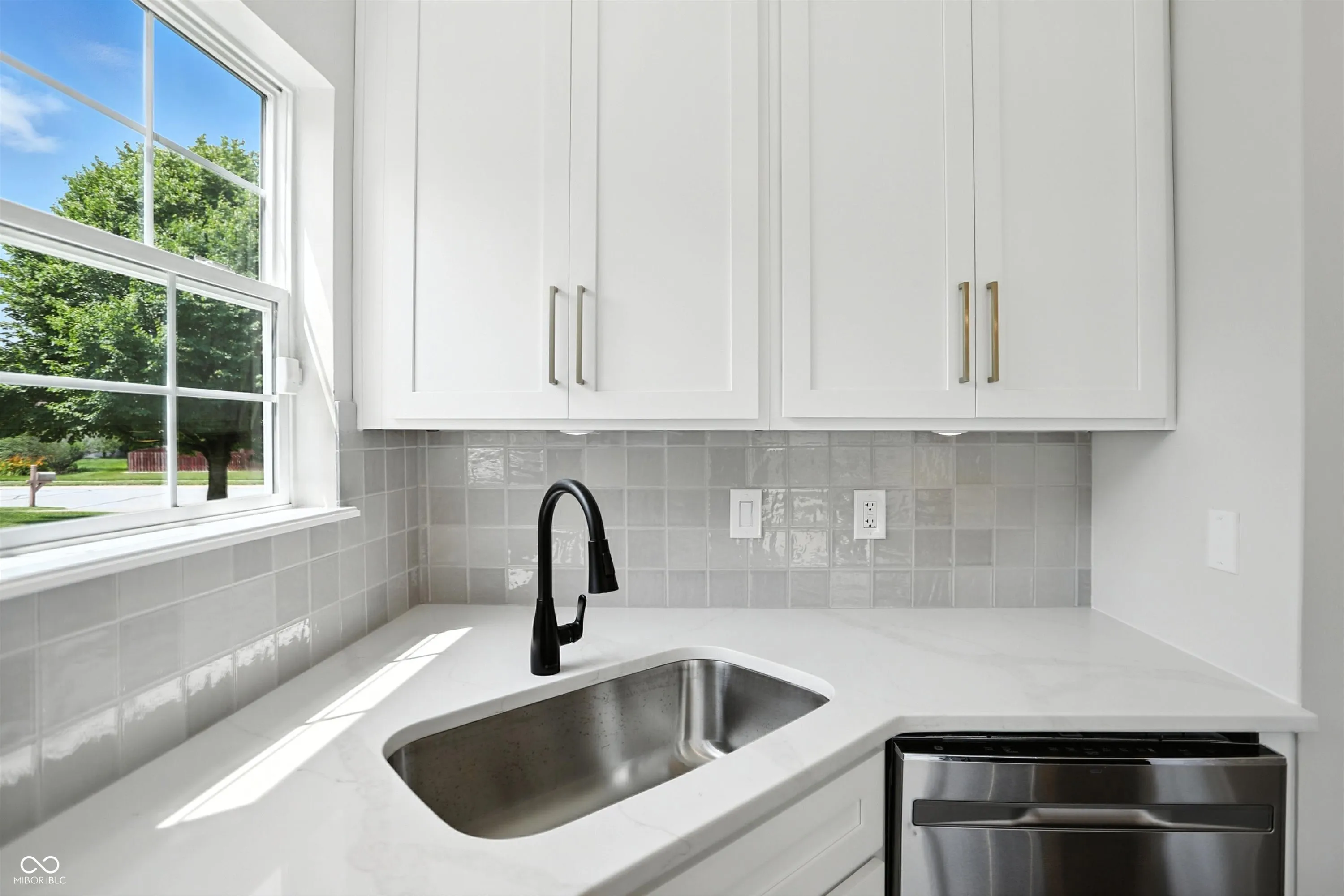 Fishers, Indiana 46038, United States, 3 Bedrooms Bedrooms, ,3 BathroomsBathrooms,Residential,Pending,159185