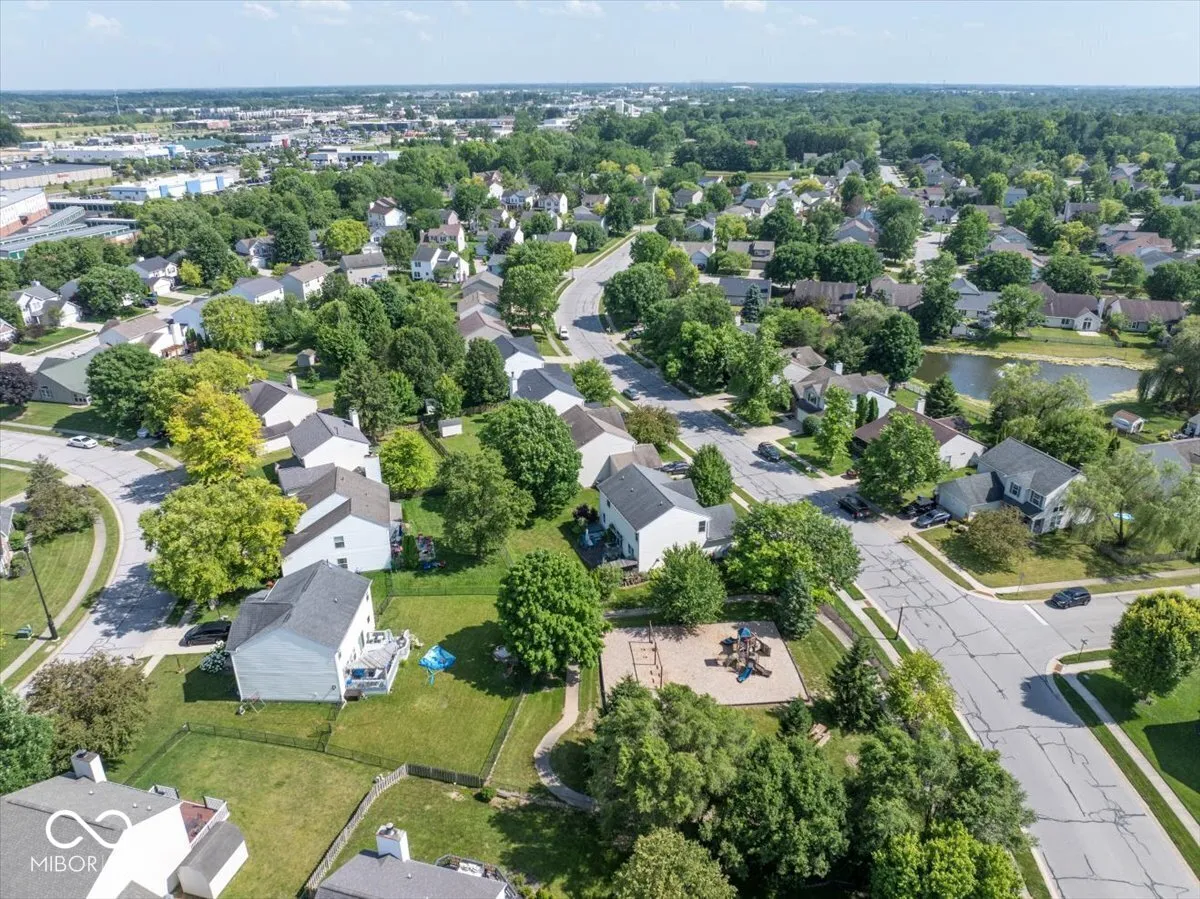 Fishers, Indiana 46038, United States, 3 Bedrooms Bedrooms, ,3 BathroomsBathrooms,Residential,Pending,159185