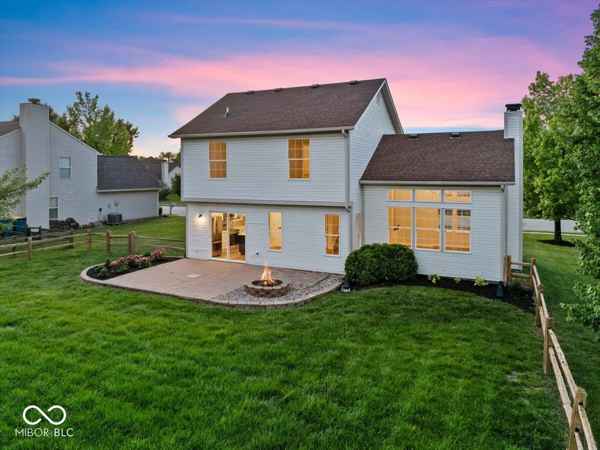 Fishers, Indiana 46038, United States, 3 Bedrooms Bedrooms, ,3 BathroomsBathrooms,Residential,Pending,159185