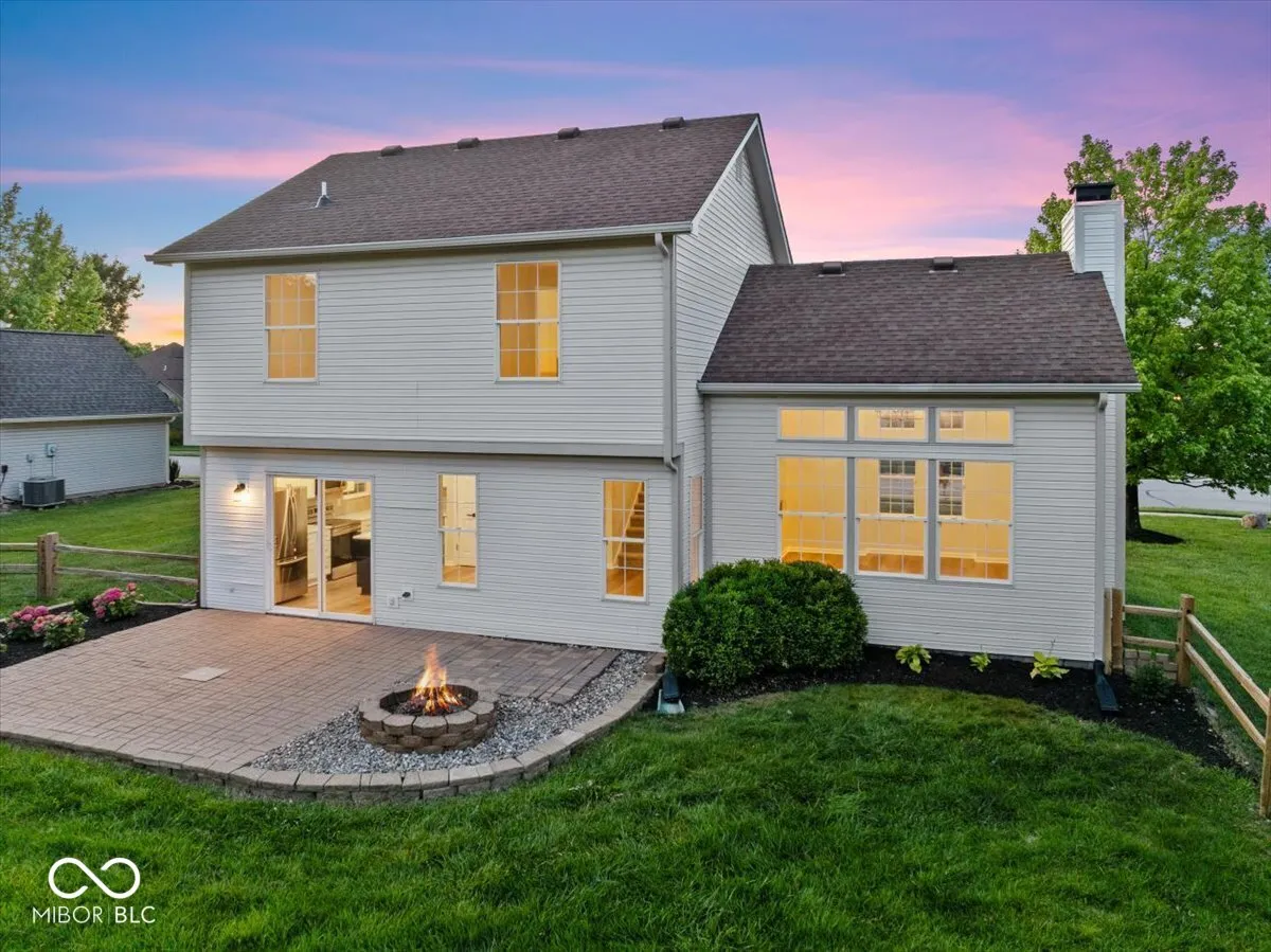 Fishers, Indiana 46038, United States, 3 Bedrooms Bedrooms, ,3 BathroomsBathrooms,Residential,Pending,159185