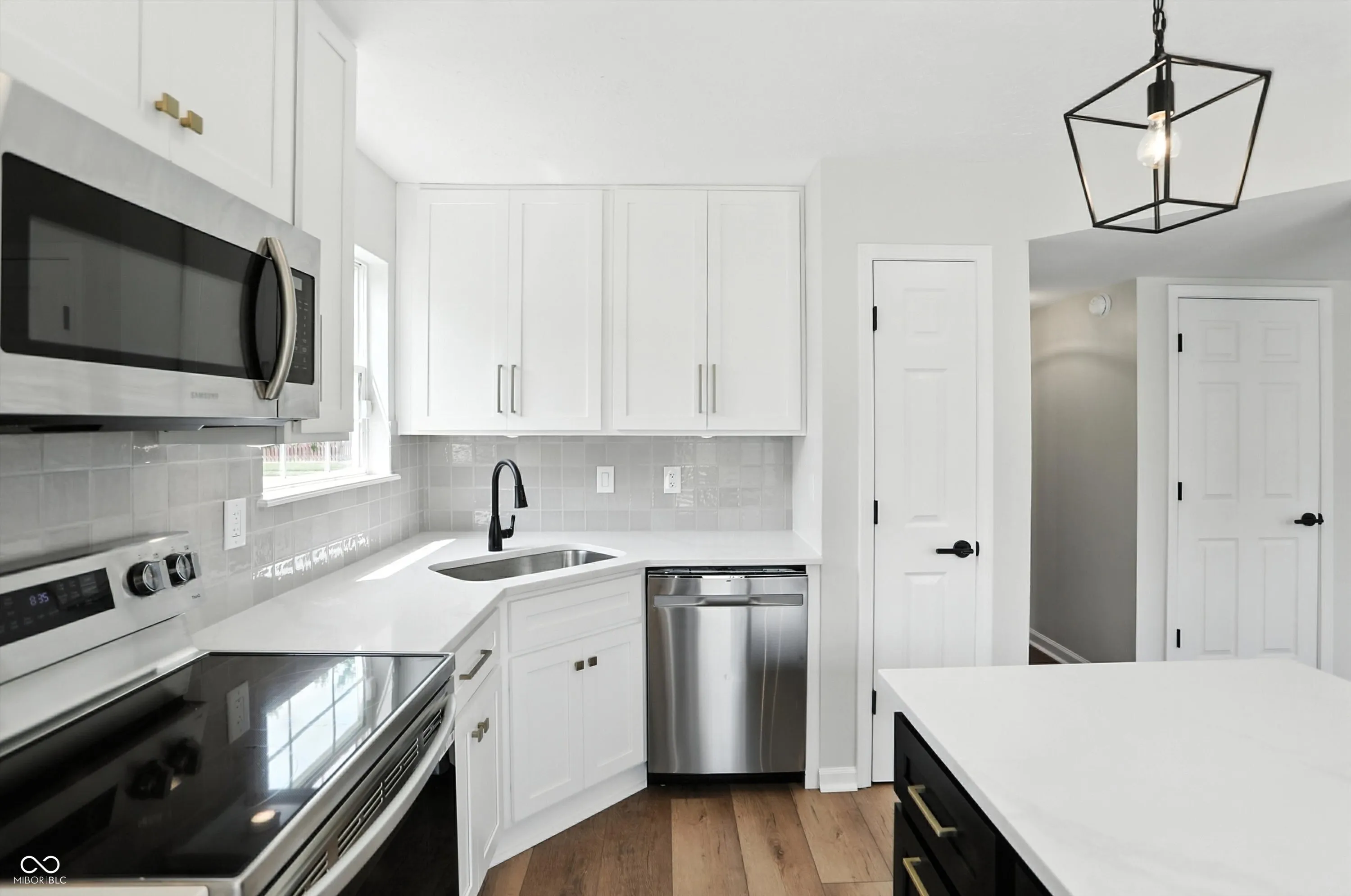 Fishers, Indiana 46038, United States, 3 Bedrooms Bedrooms, ,3 BathroomsBathrooms,Residential,Pending,159185