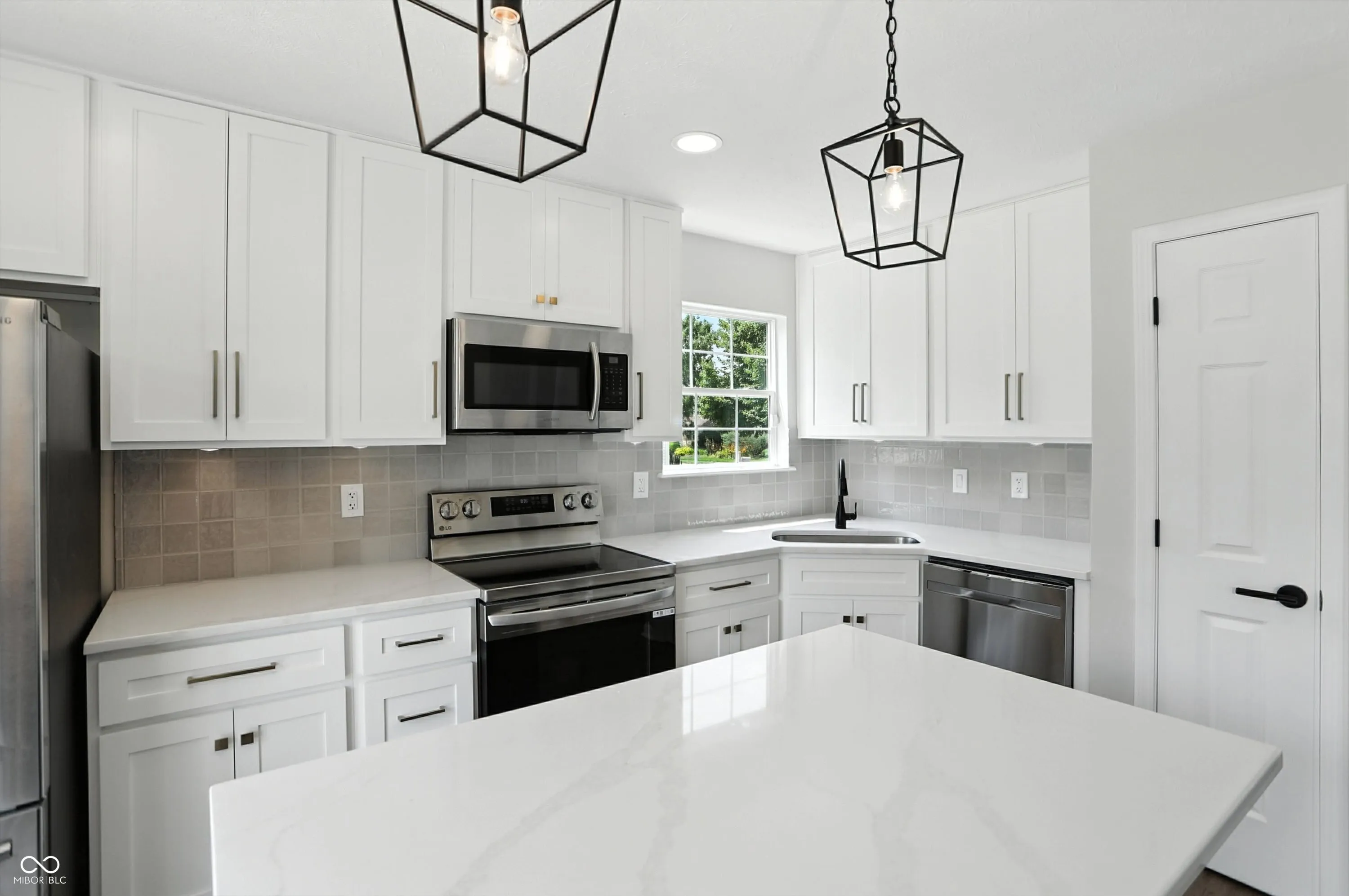 Fishers, Indiana 46038, United States, 3 Bedrooms Bedrooms, ,3 BathroomsBathrooms,Residential,Pending,159185