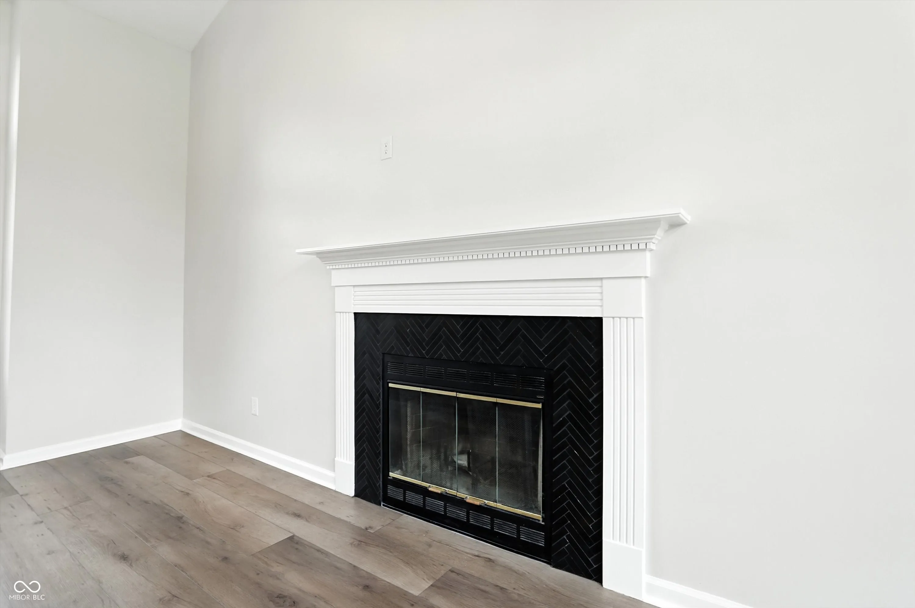 Fishers, Indiana 46038, United States, 3 Bedrooms Bedrooms, ,3 BathroomsBathrooms,Residential,Pending,159185