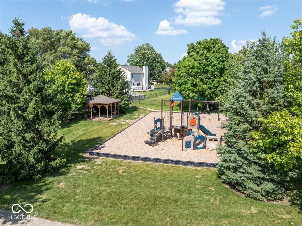 Fishers, Indiana 46038, United States, 3 Bedrooms Bedrooms, ,3 BathroomsBathrooms,Residential,Pending,159185