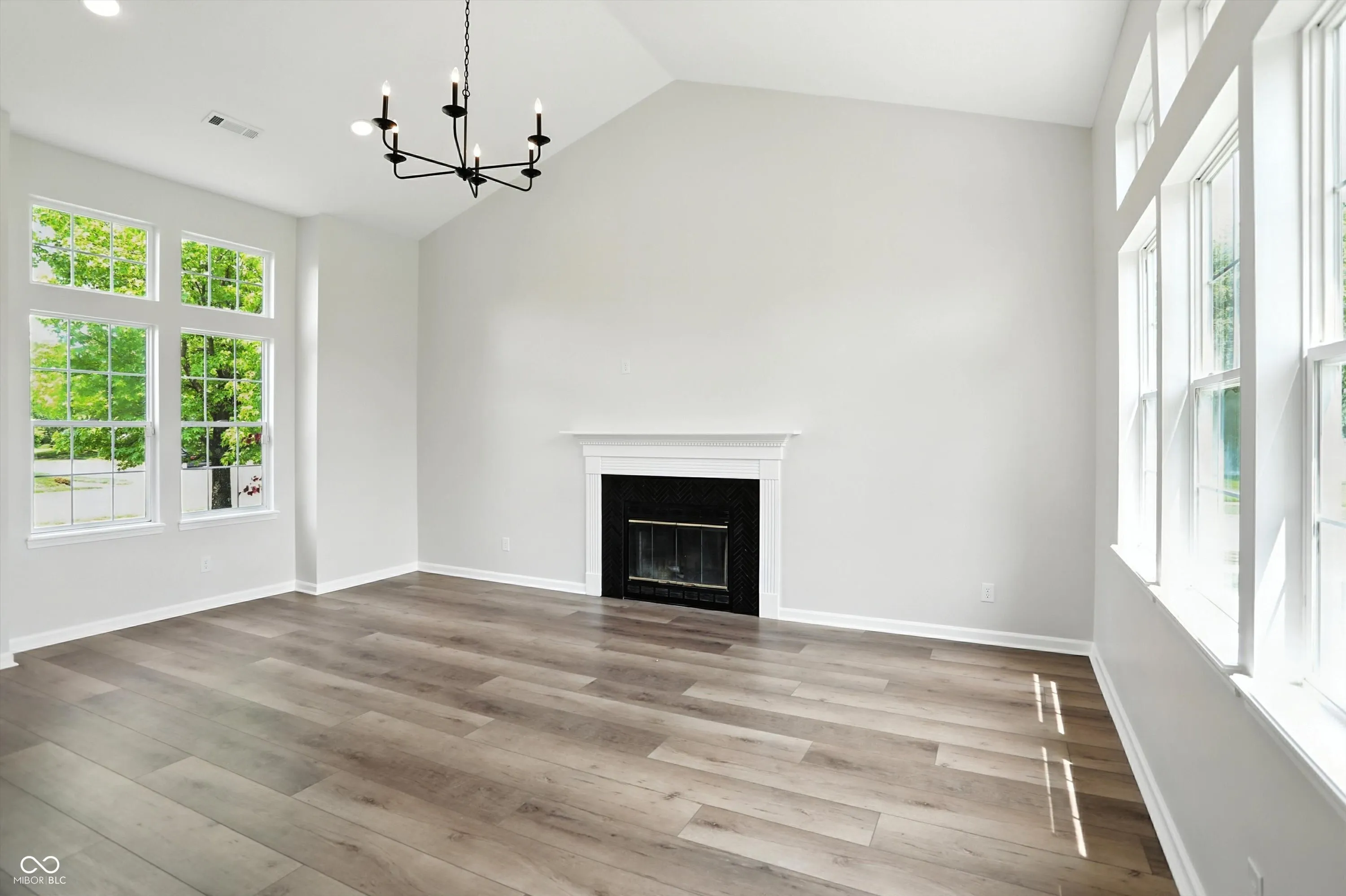 Fishers, Indiana 46038, United States, 3 Bedrooms Bedrooms, ,3 BathroomsBathrooms,Residential,Pending,159185