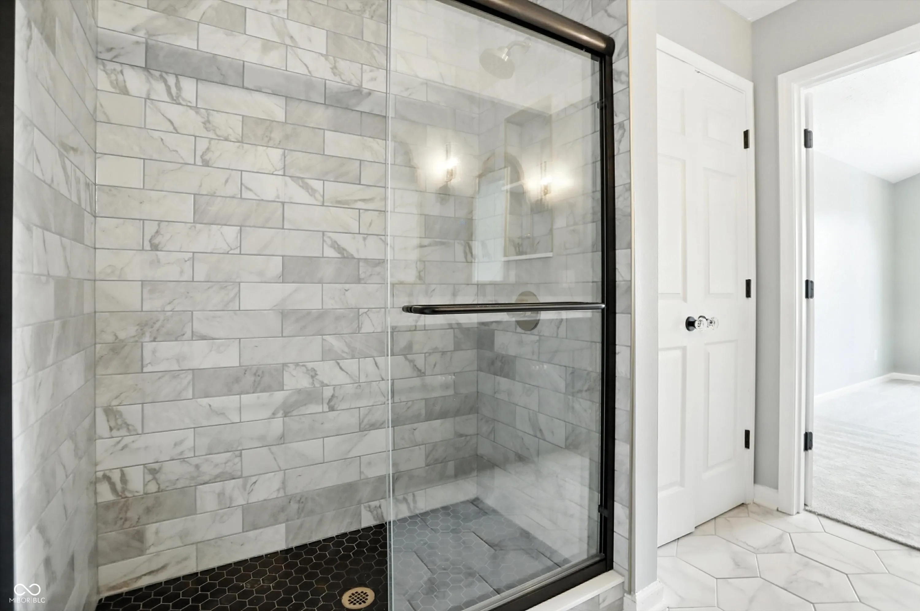 Fishers, Indiana 46038, United States, 3 Bedrooms Bedrooms, ,3 BathroomsBathrooms,Residential,Pending,159185