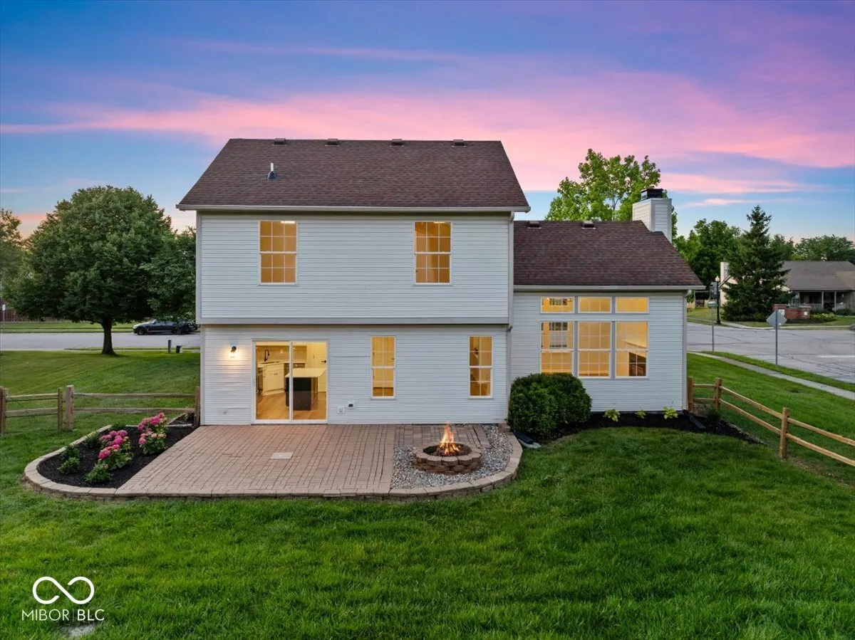 Fishers, Indiana 46038, United States, 3 Bedrooms Bedrooms, ,3 BathroomsBathrooms,Residential,Pending,159185