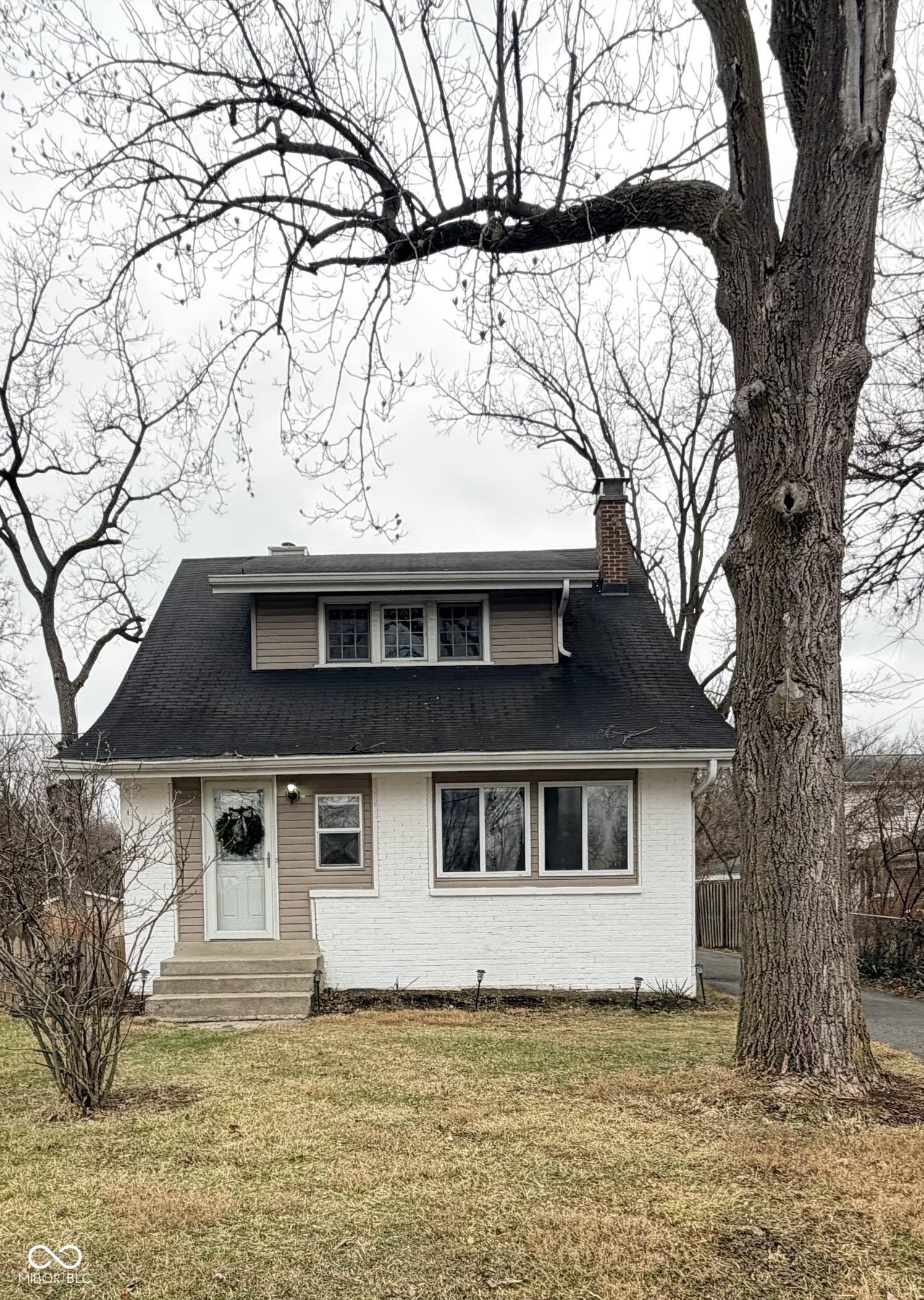 9290 N College Avenue