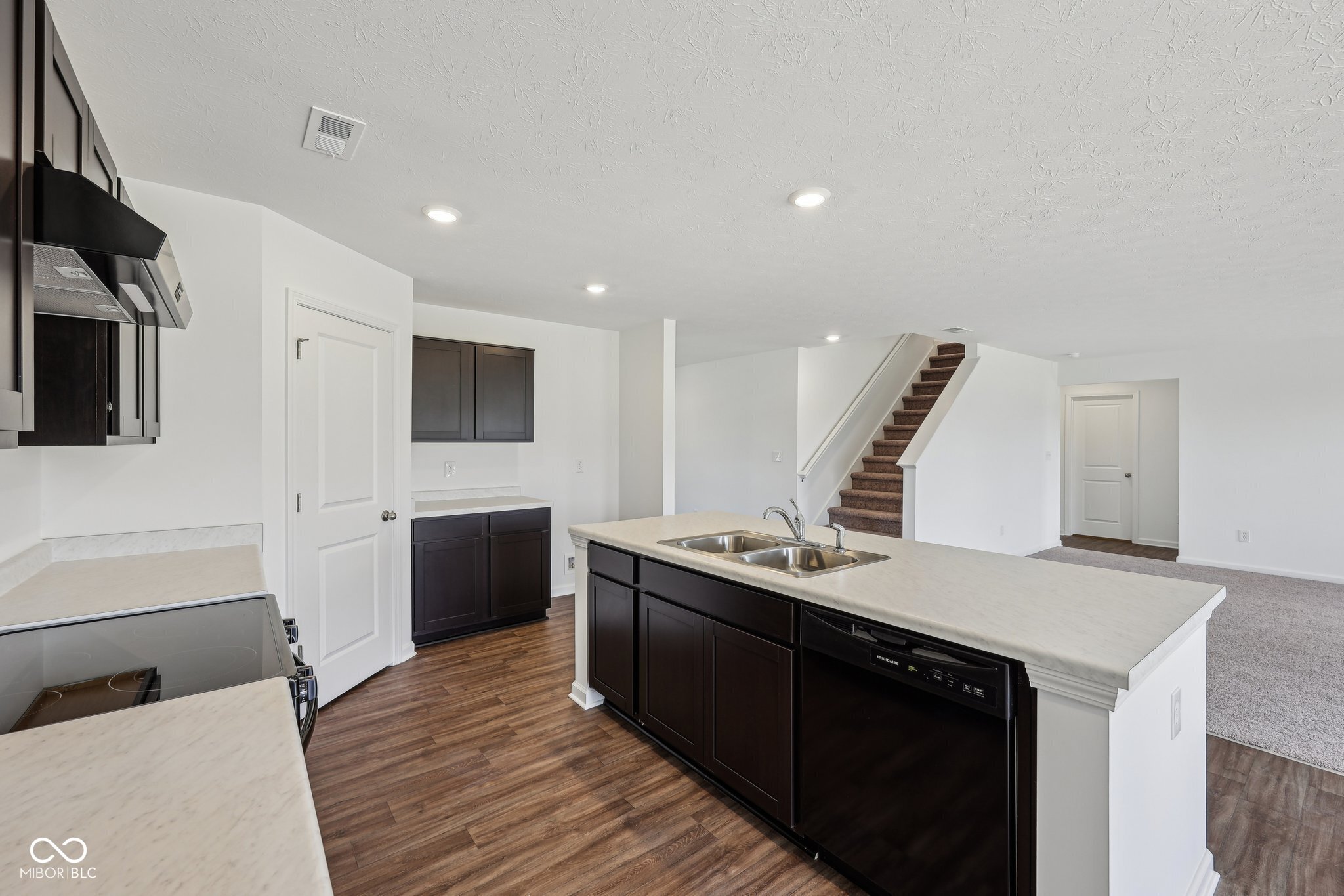 1304 Vera Boulevard