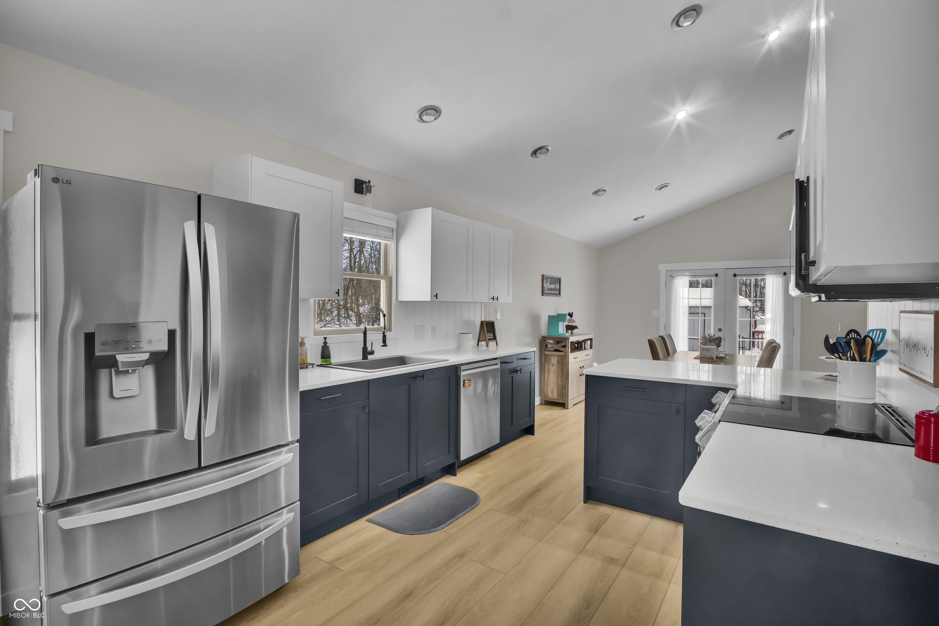 1405 E County Road 100 S