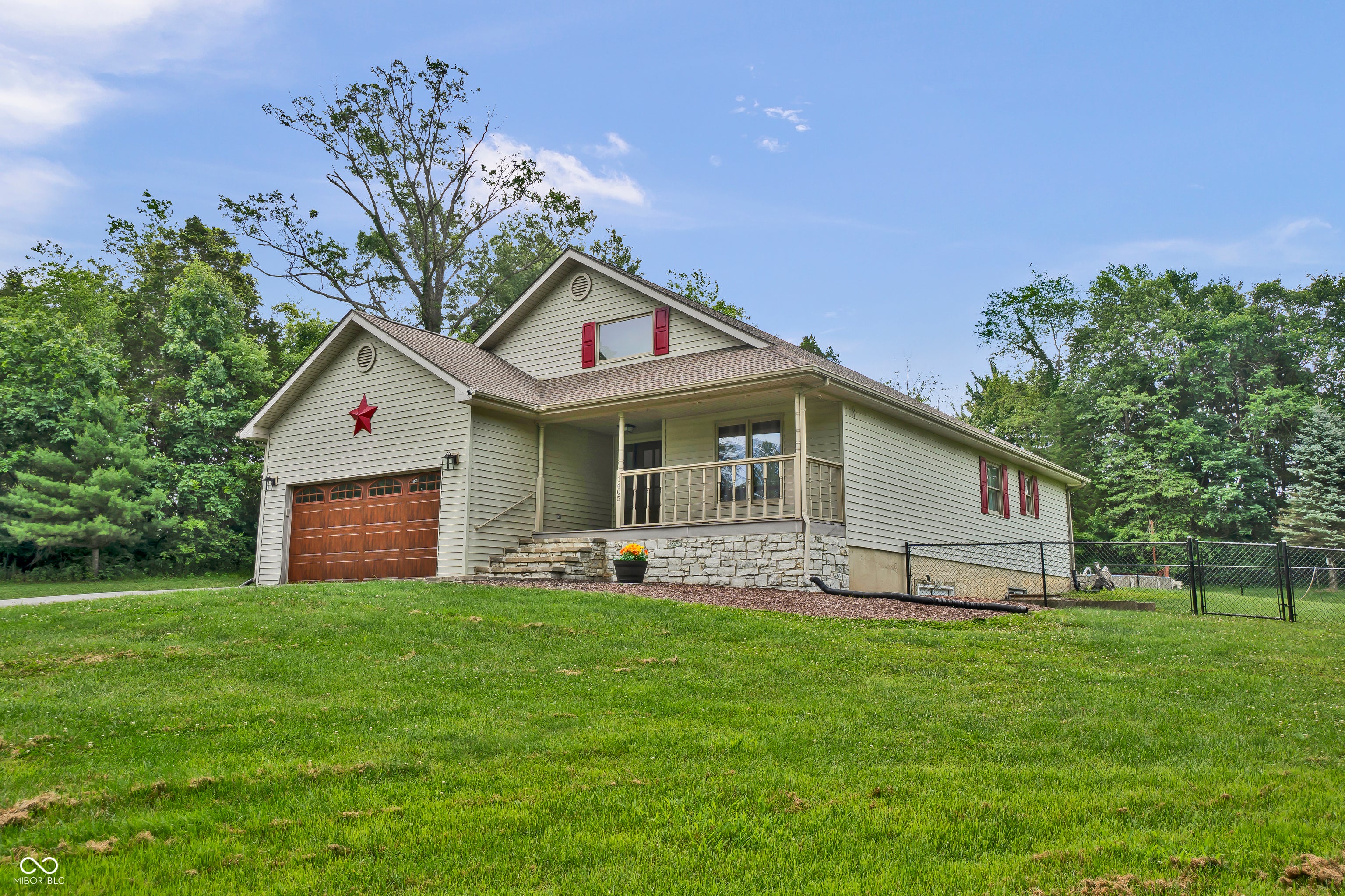 1405 E County Road 100 S