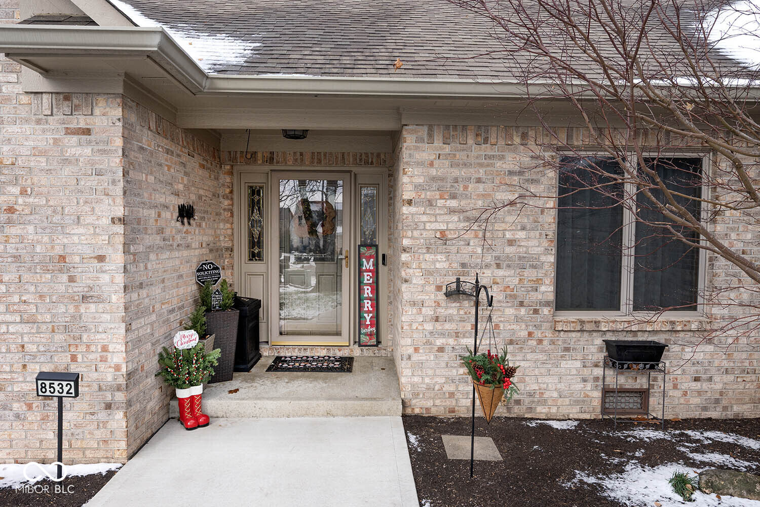 8532 Charlotte Court