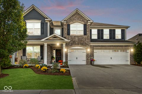 Photo of 1307 Cliff View Drive, Westfield, IN 46074 (MLS # 22068979)