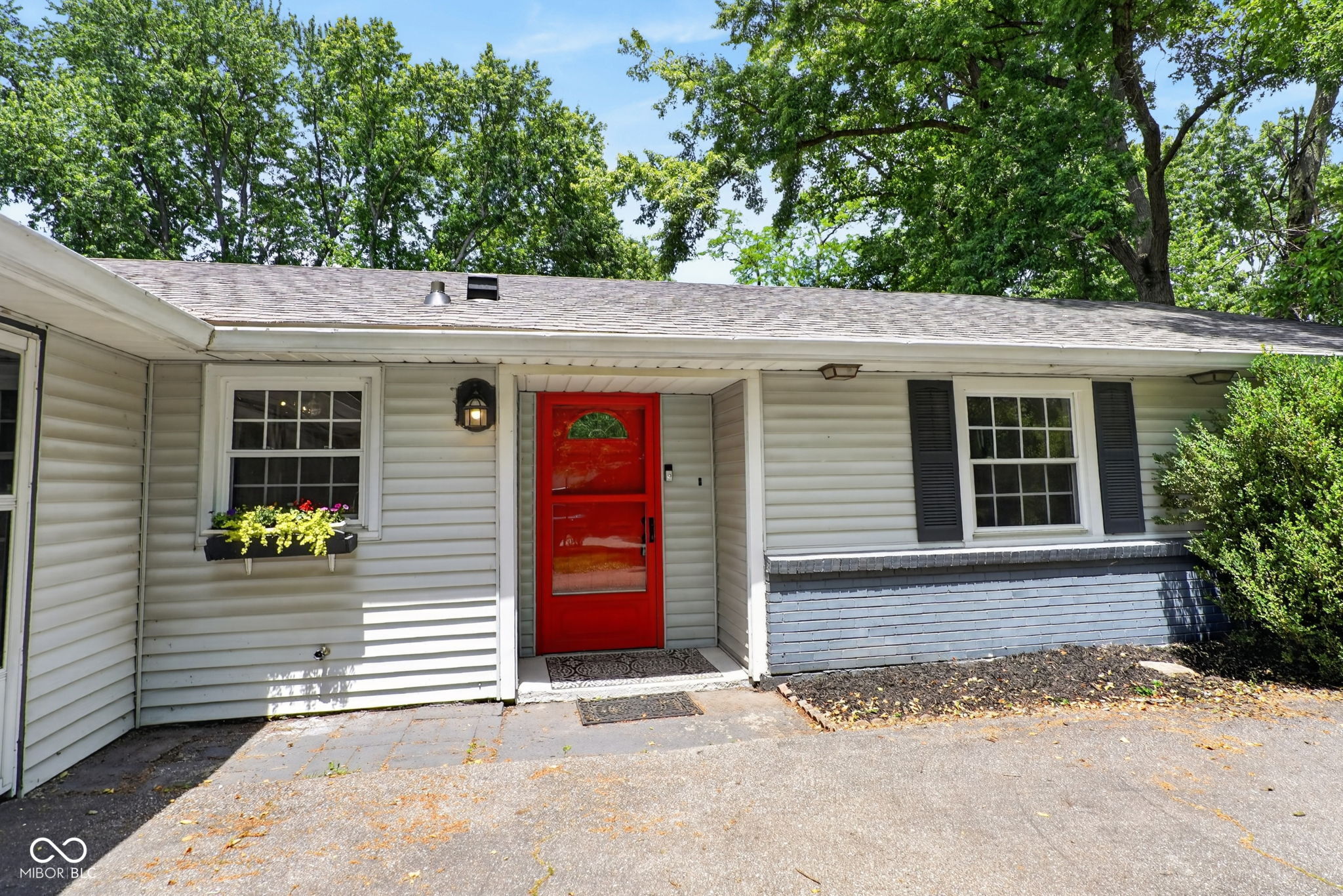 1550 W 72nd Street