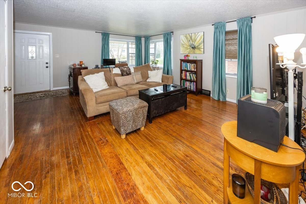 229 S 4th Avenue