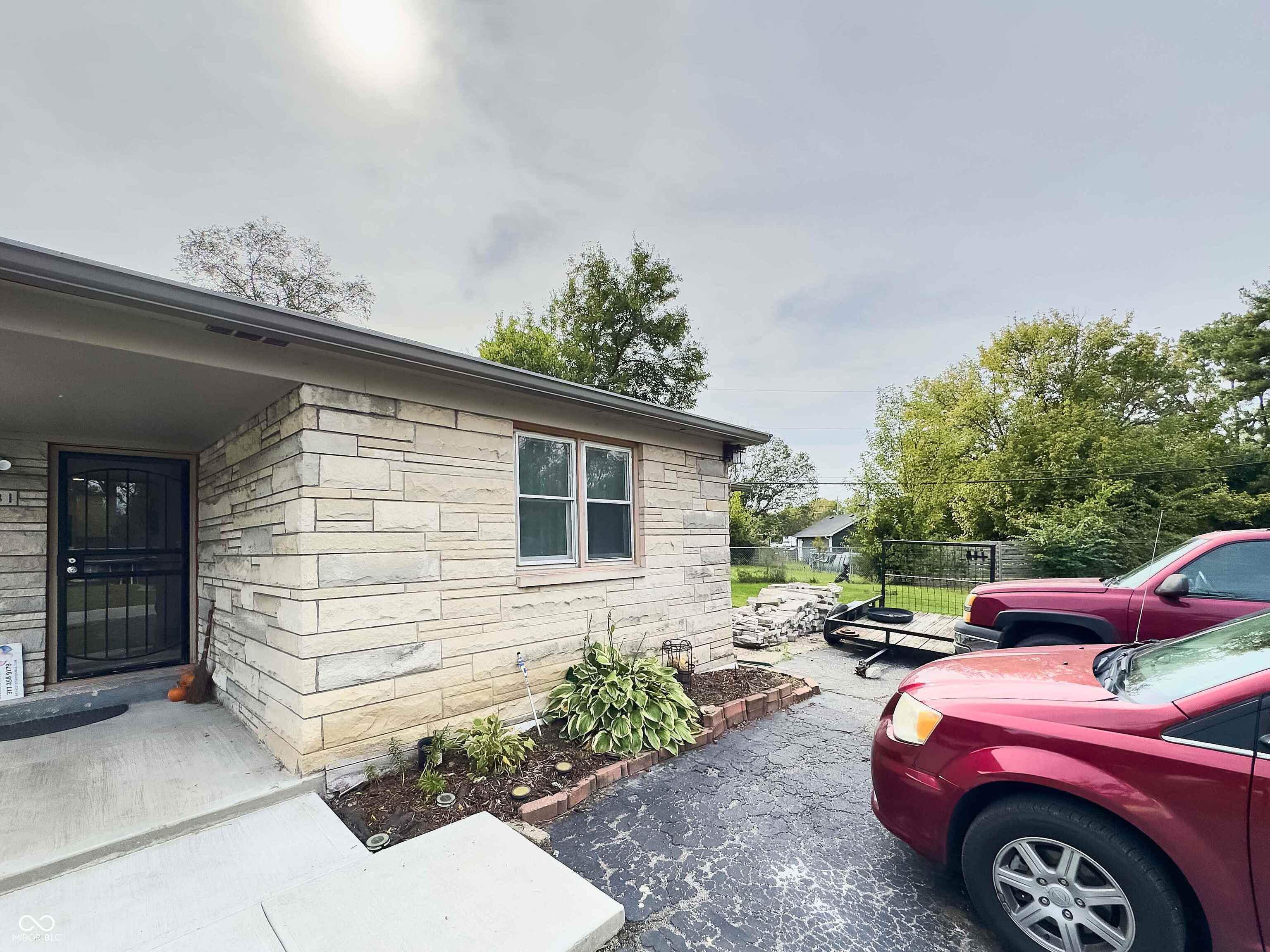 5231 E Cheryl Lane