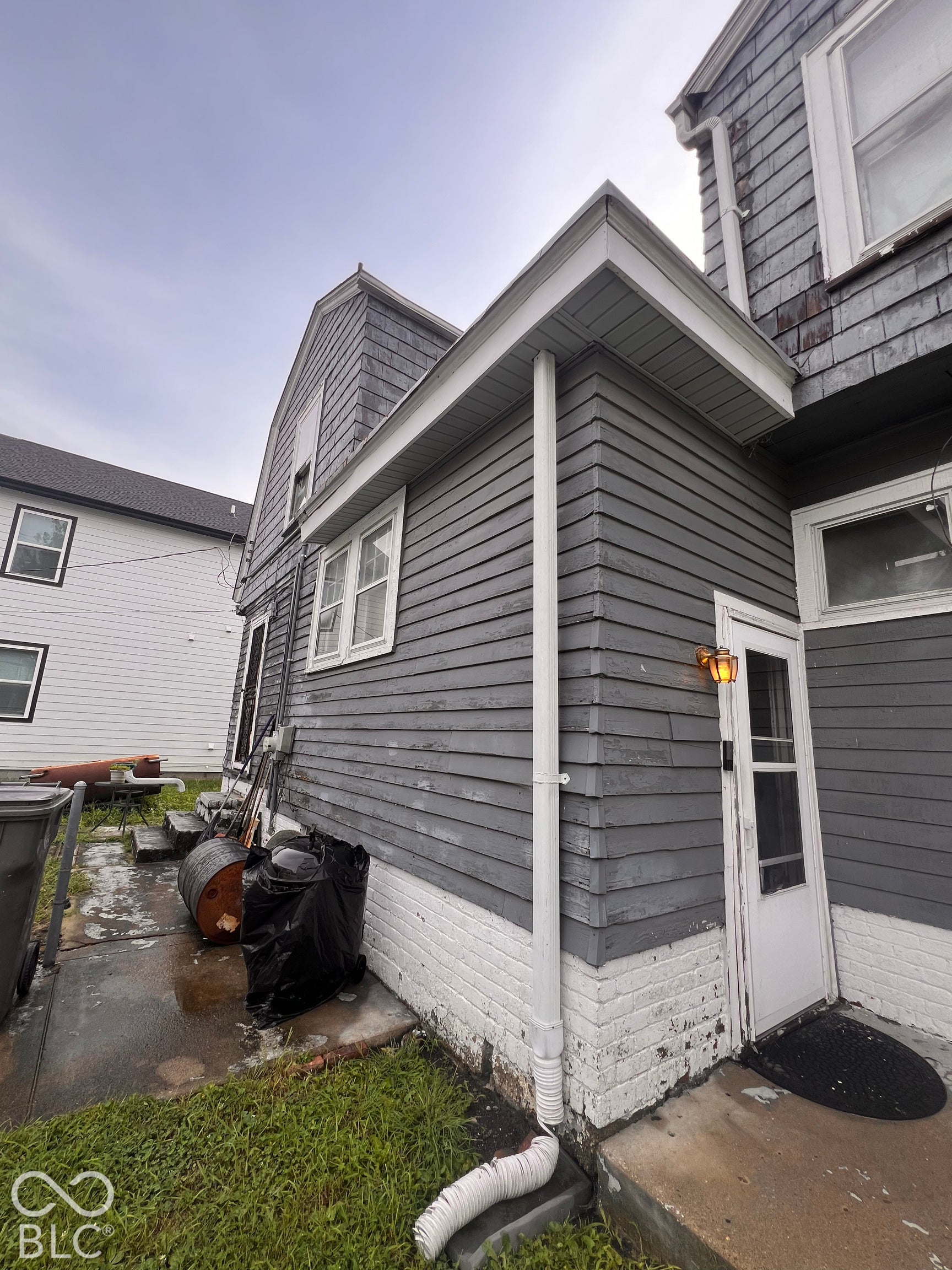 3369 Broadway Street