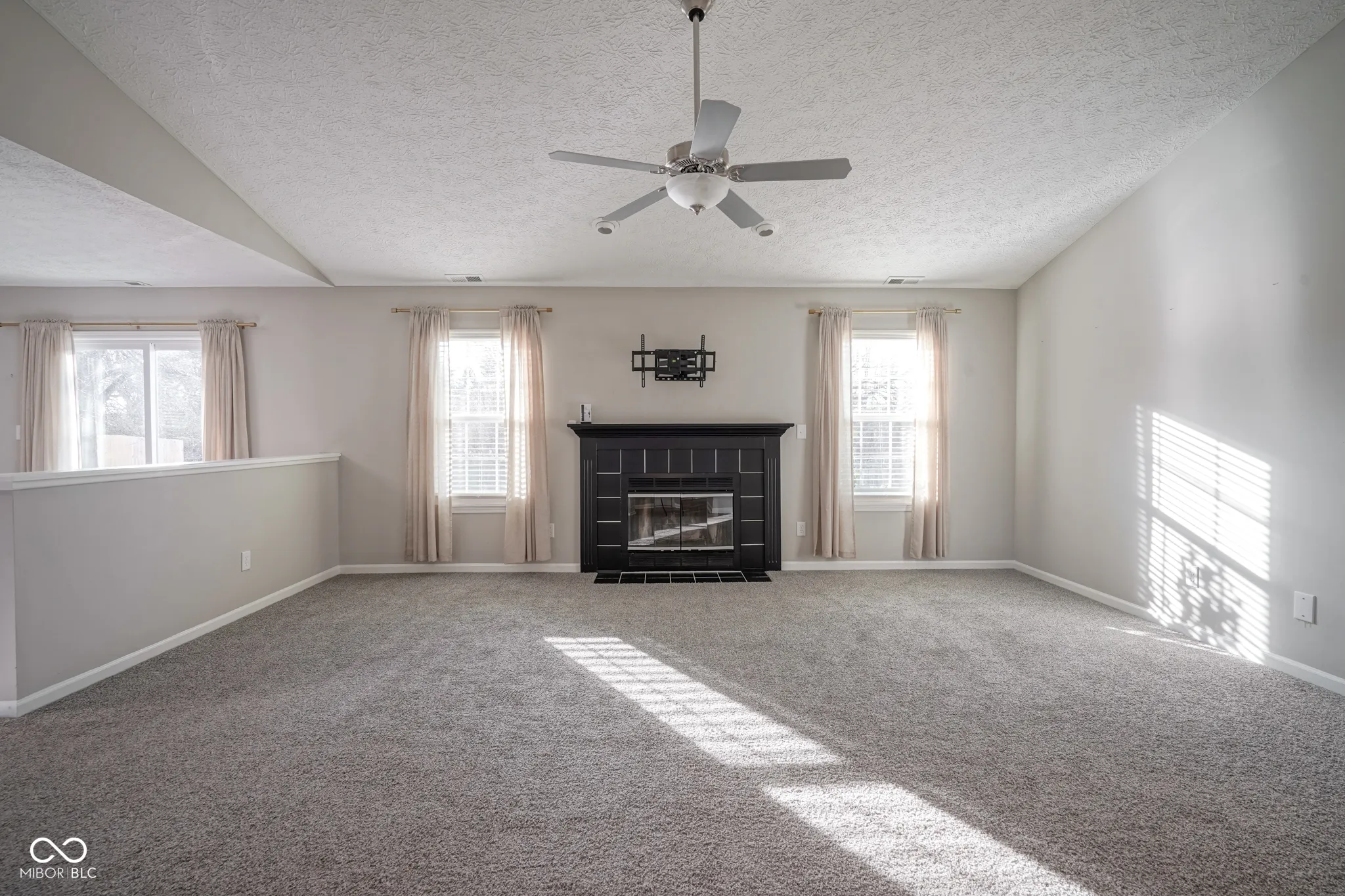 Avon, Indiana 46123, United States, 3 Bedrooms Bedrooms, ,2 BathroomsBathrooms,Residential,Pending,23895