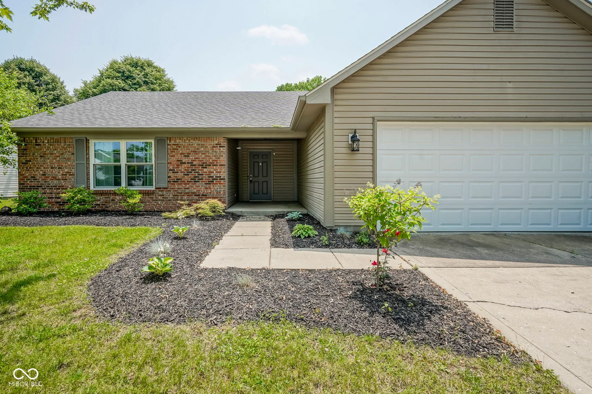 Avon, Indiana 46123, United States, 3 Bedrooms Bedrooms, ,2 BathroomsBathrooms,Residential,Pending,23895