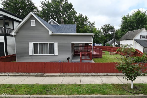 1829 LEXINGTON AVE, INDIANAPOLIS, IN 46203 - Image cfc1ce2a54724b7ecd813c66a7f5ce13/2825987617