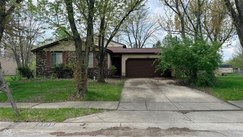 Photo of 8230 Autumn Mill Lane, Indianapolis, IN 46256 (MLS # 22093807)