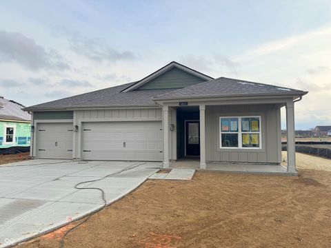 Photo of 5817 Crotal Avenue, Greenwood, IN 46143 (MLS # 22079638)