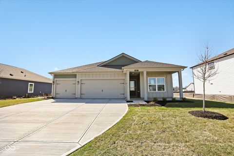 Photo of 5817 Crotal Avenue, Greenwood, IN 46143 (MLS # 22079638)