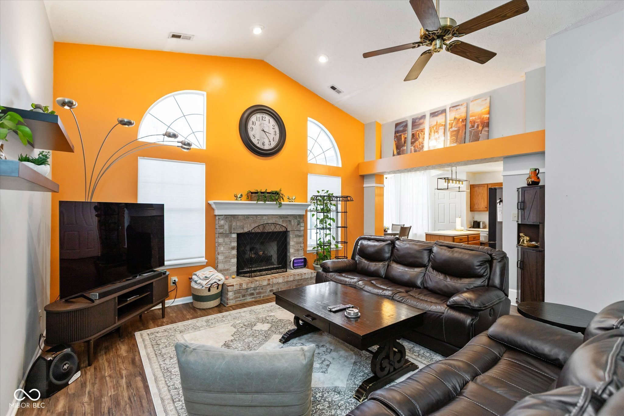 1042 Scarlet Oak Lane