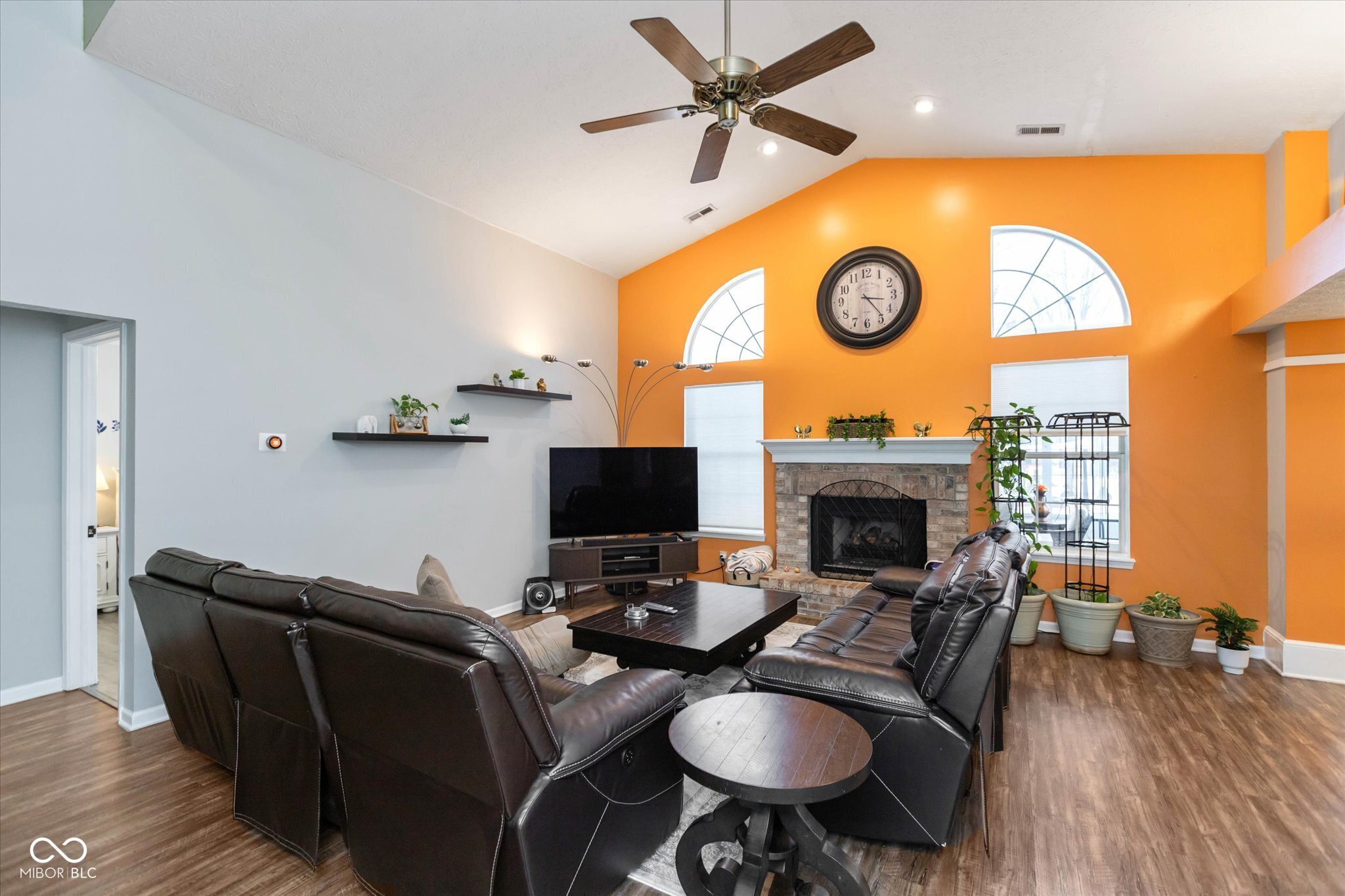 1042 Scarlet Oak Lane