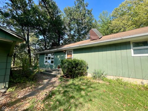 Photo of 1630 W Spring Street, Covington, IN 47932 (MLS # 22083192)