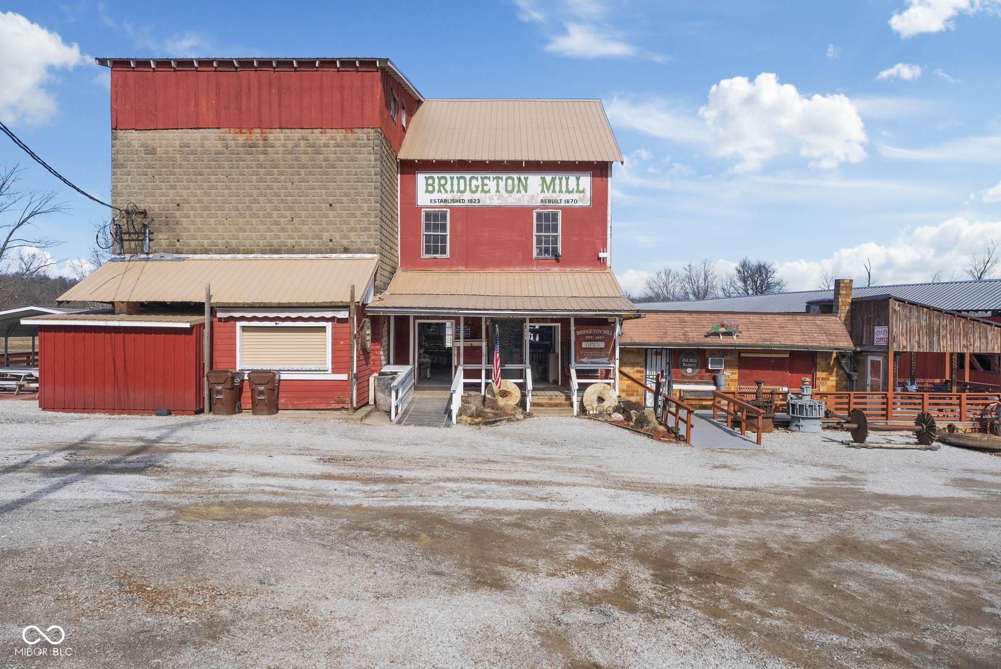 8104 Bridgeton Road
