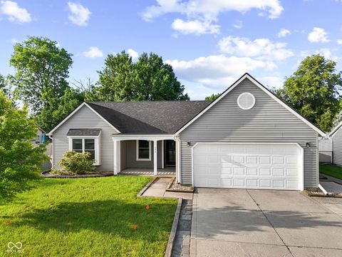 Photo of 191 Suncrest Drive, Greenwood, IN 46143 (MLS # 22102974)