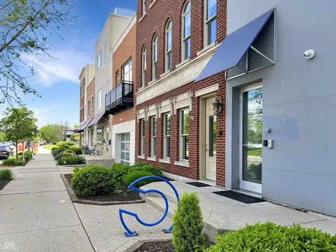 1026 Jackson Street, Columbus, IN 47201 - MLS#: 22036447