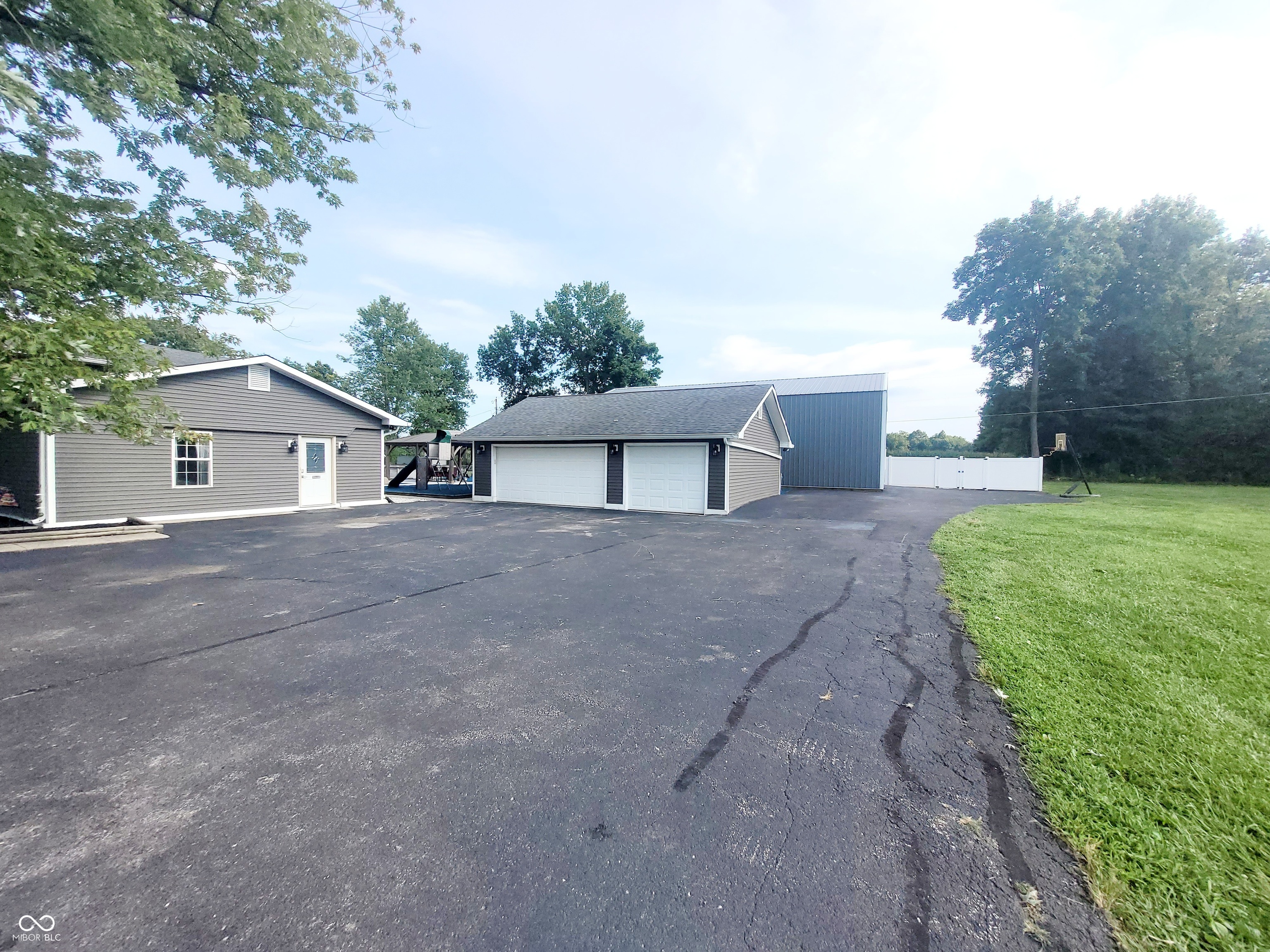 6143 E County Road 600 S