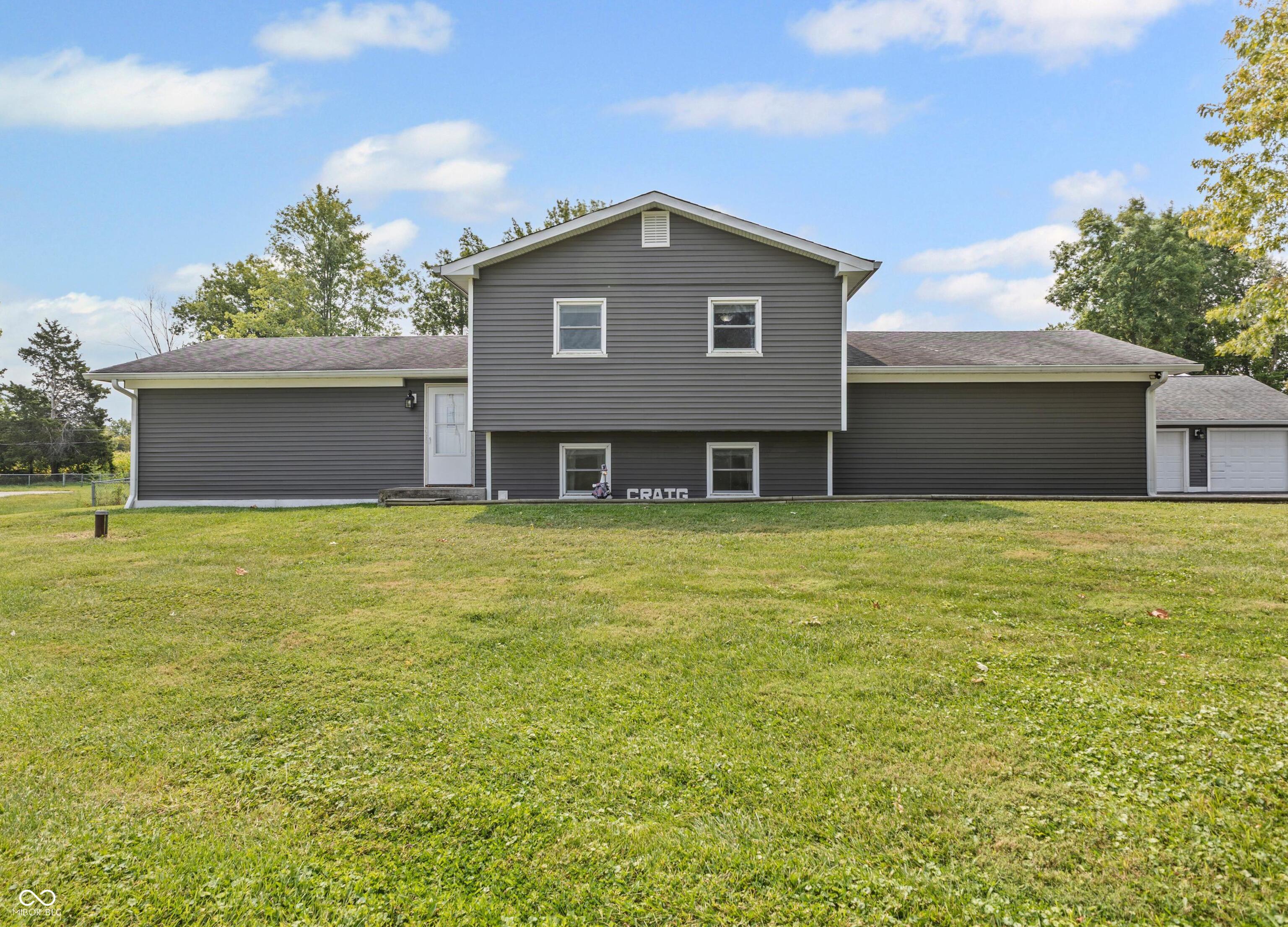 6143 E County Road 600 S