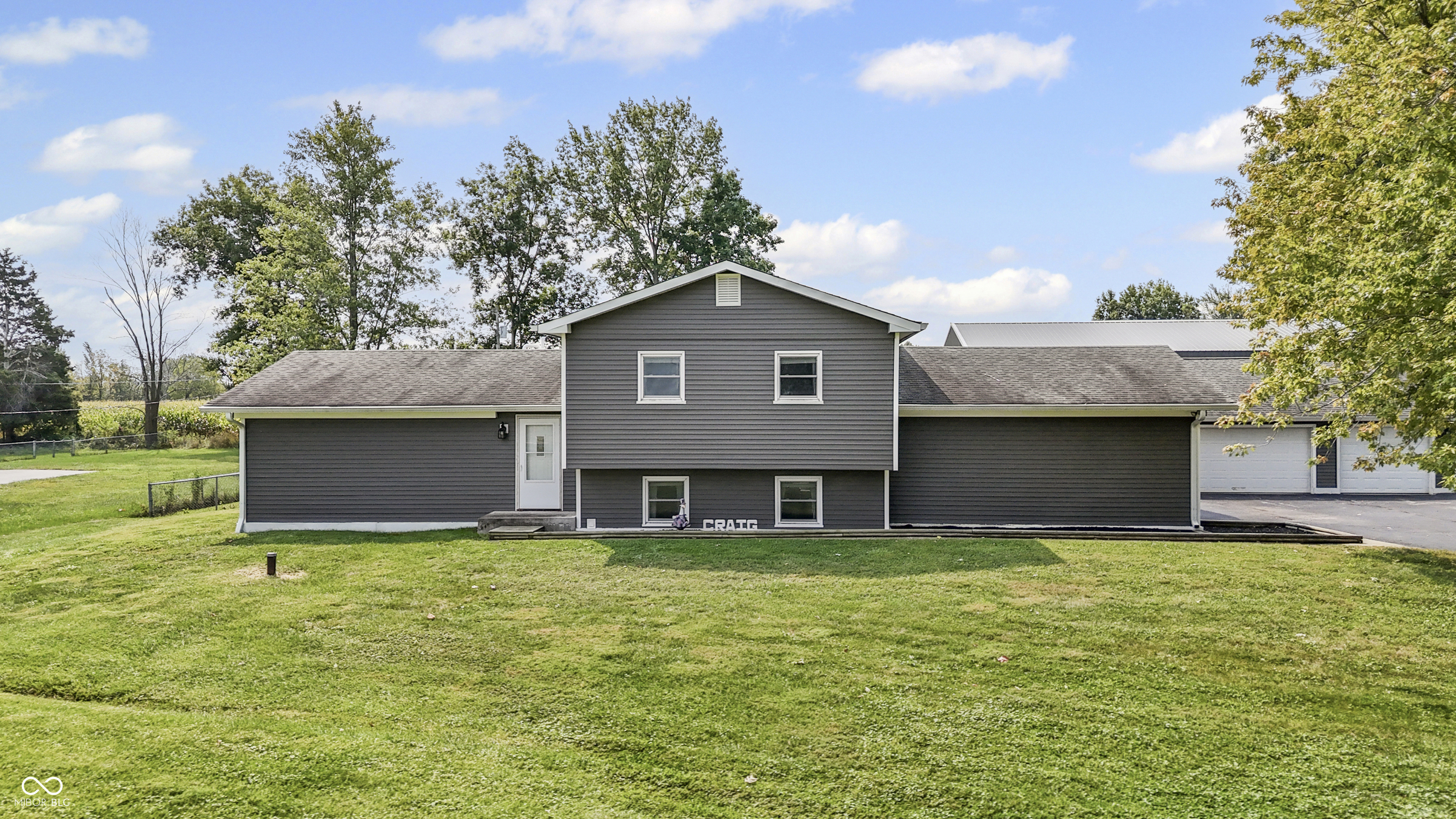 6143 E County Road 600 S