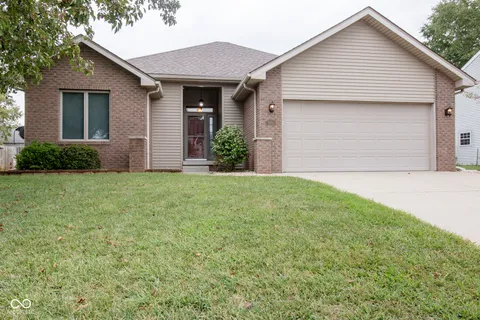 5964 Laramie Trail, Columbus, IN 47203 - MLS#: 21996063
