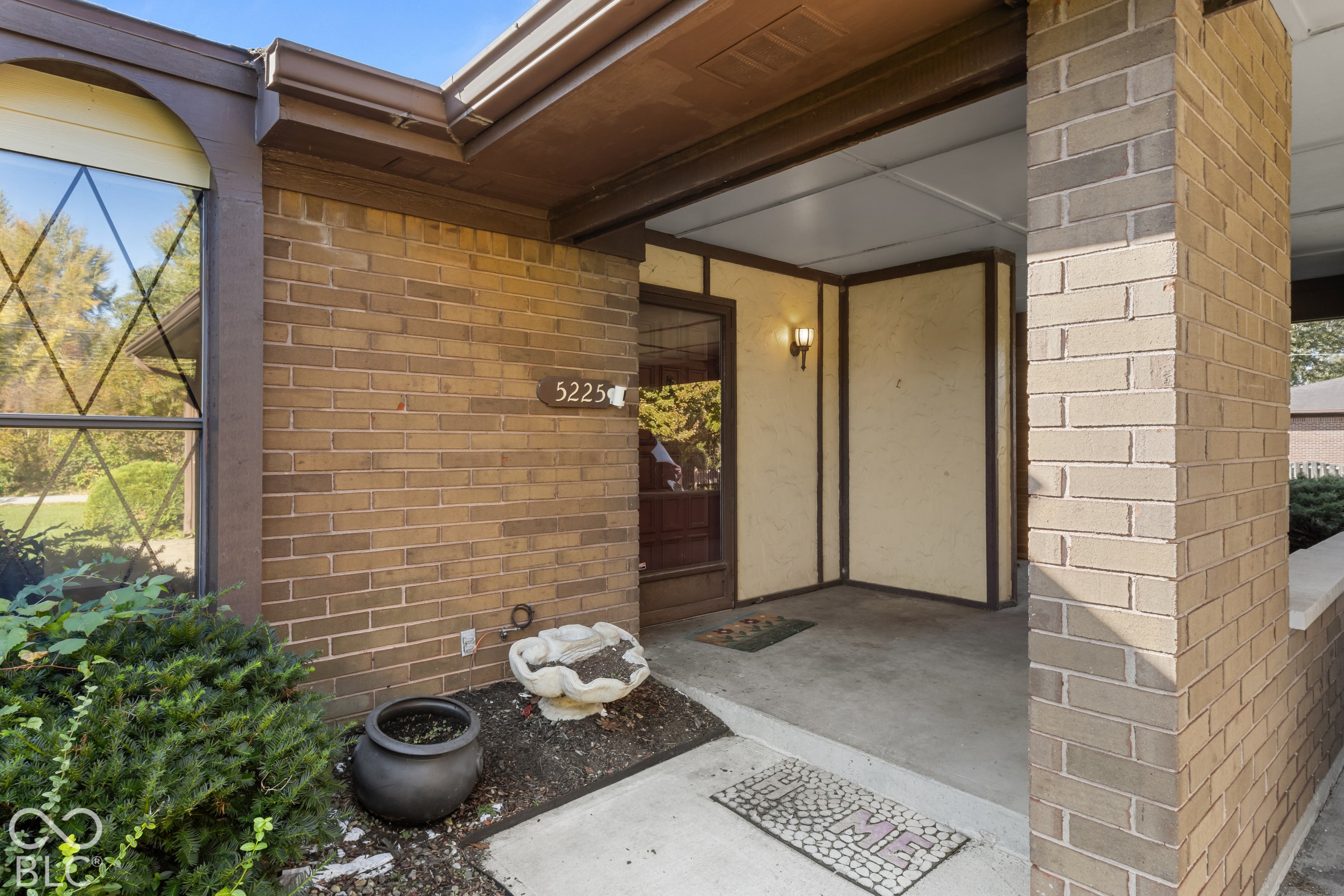 5225 Pinon Drive