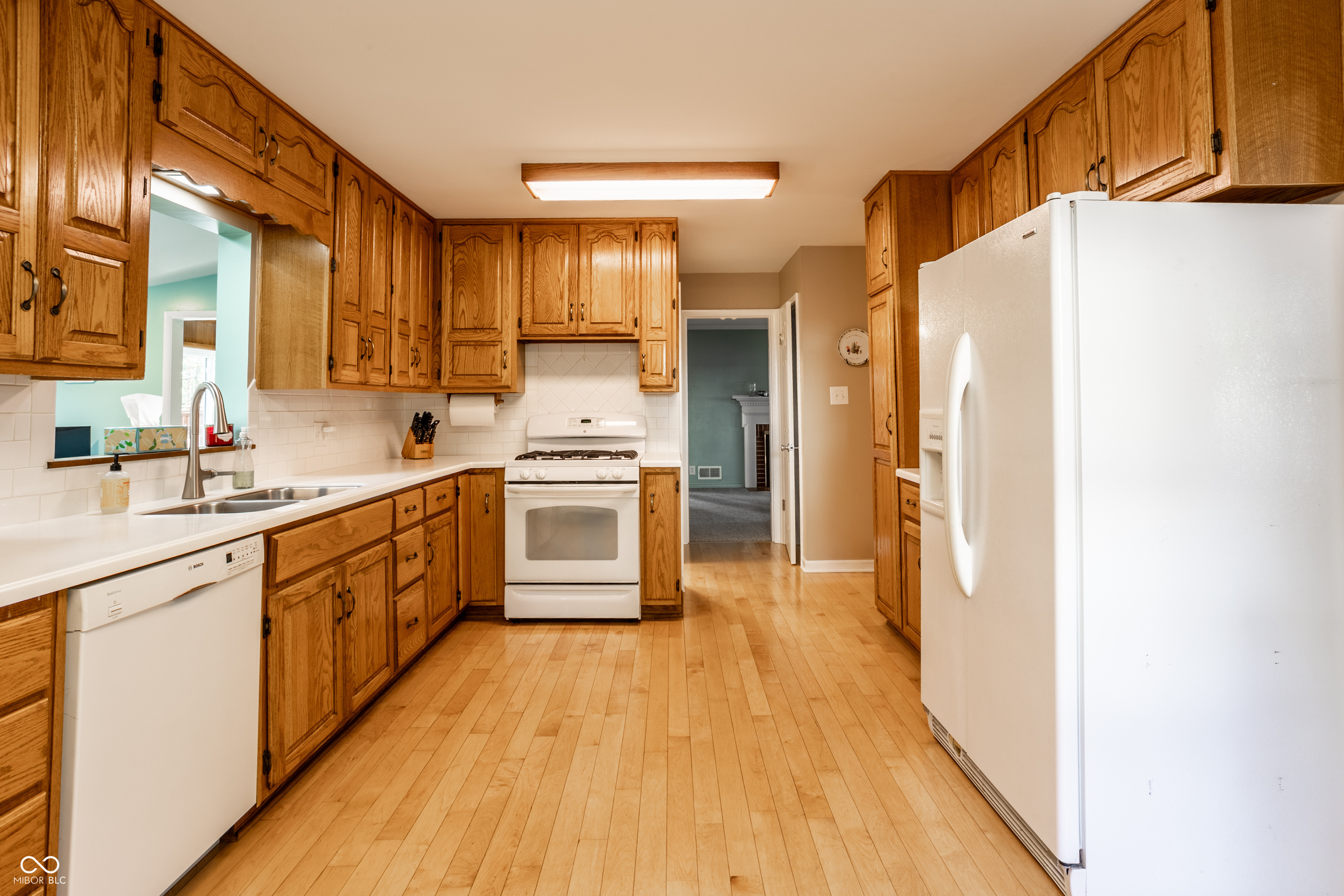 6833 Mohawk Lane