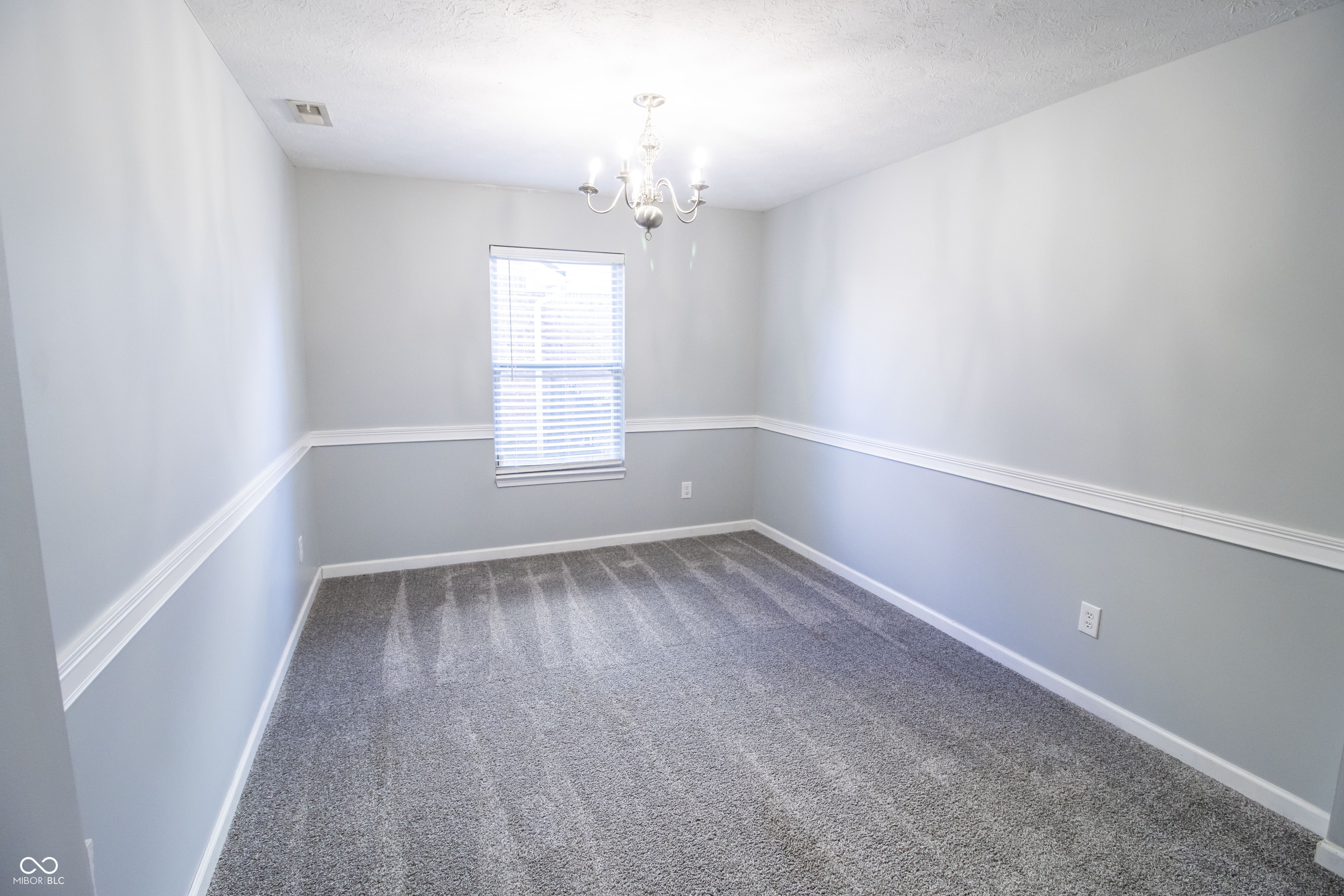5684 W Woodview Trail